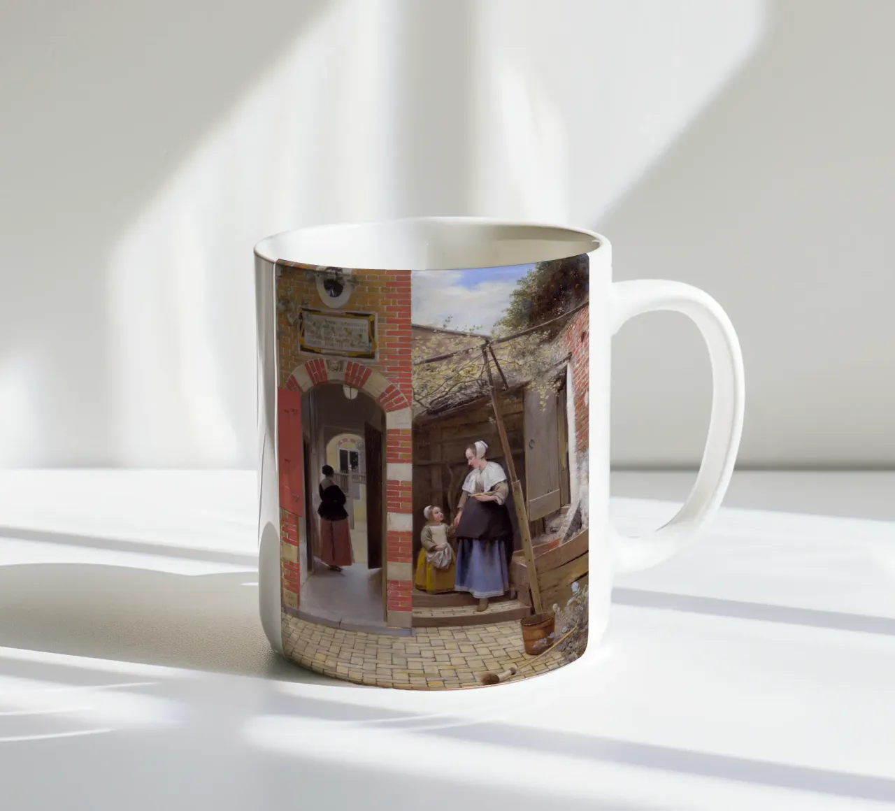 Pieter de Hooch - Il cortile di una casa a Delft tazza in ceramica da William Store