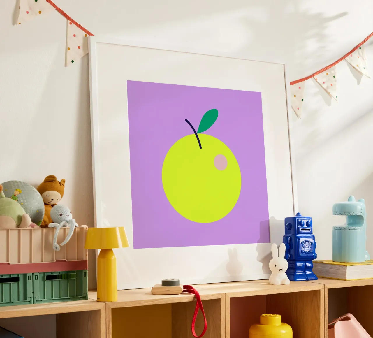 FUN Apple poster con telaio in legno da All Colours