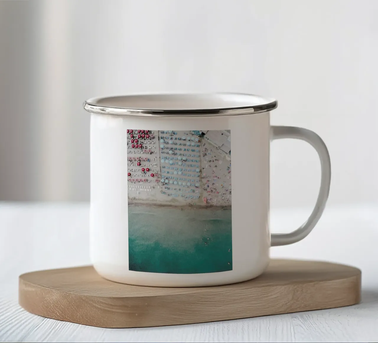 Italian Order tazza in smalto da Chris Abatzis
