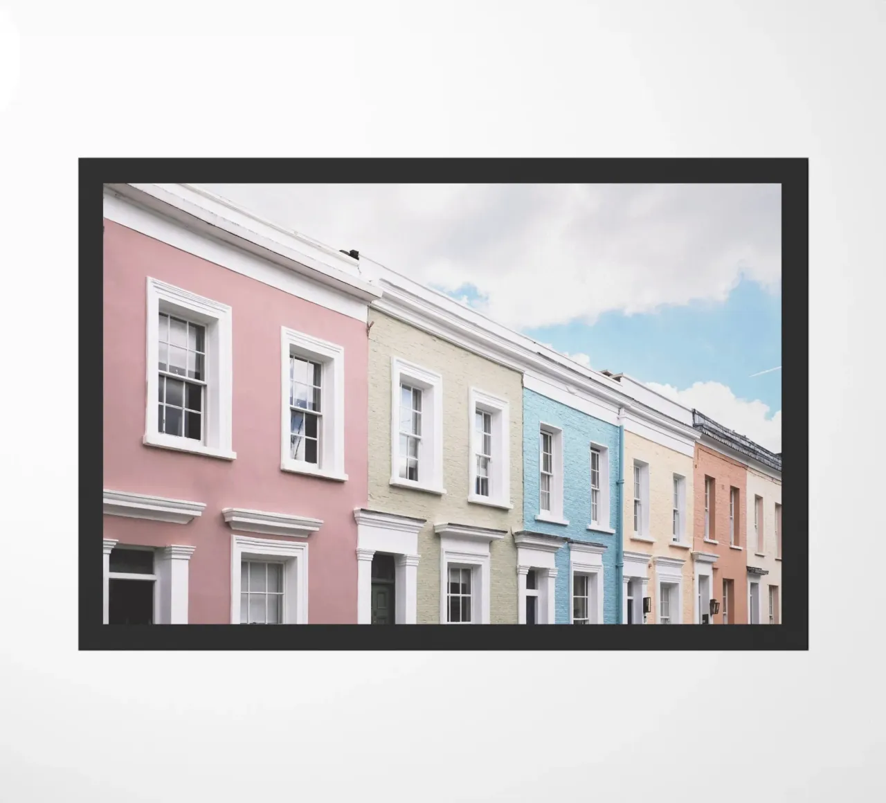 Londra, Inghilterra I Facciate di case dai colori pastello zerbino da Julie Travel Photography
