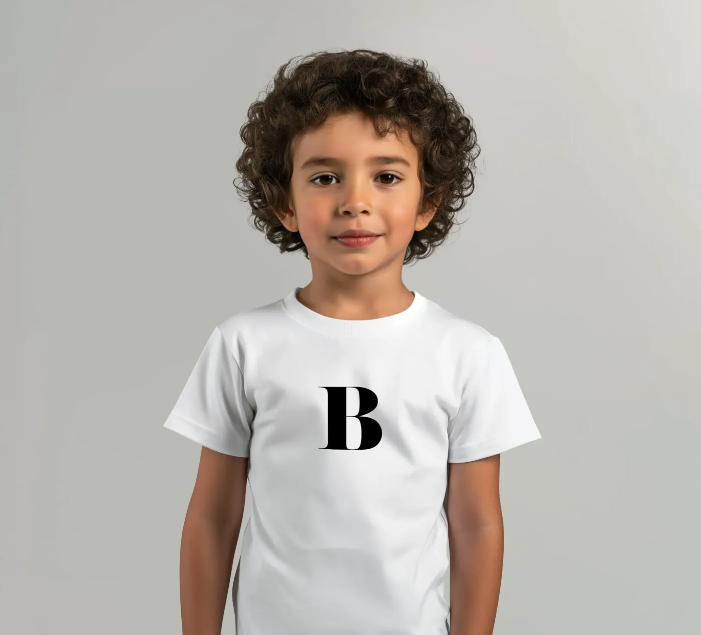 B t-shirt bambini da Mottos by Sinan Saydik