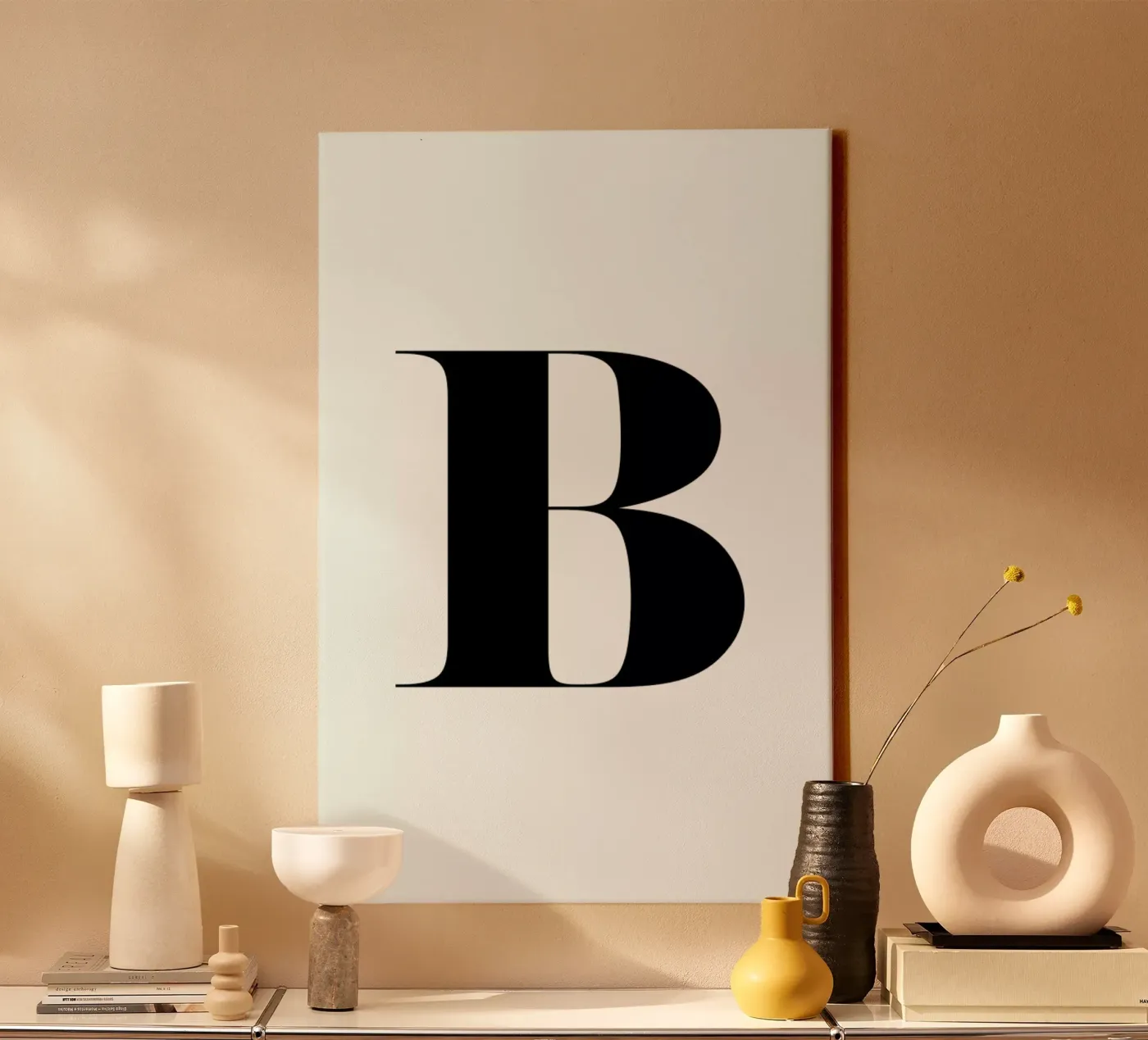 B canvas van Mottos by Sinan Saydik