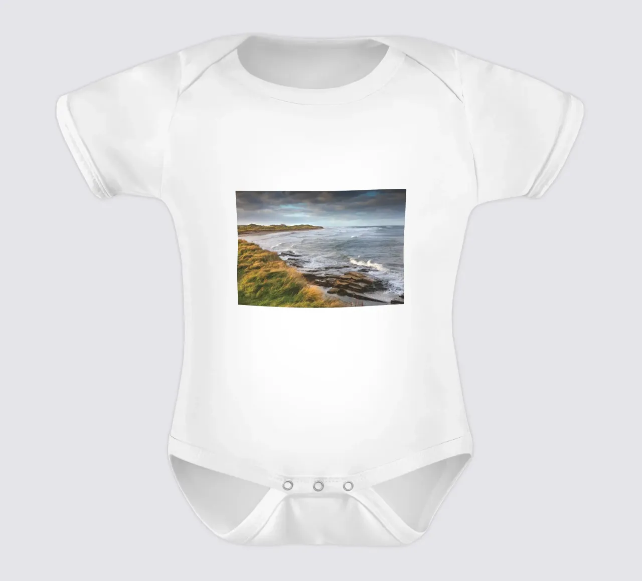 Nothumbrian Beach body neonato maniche corte da Dave Hare Photography