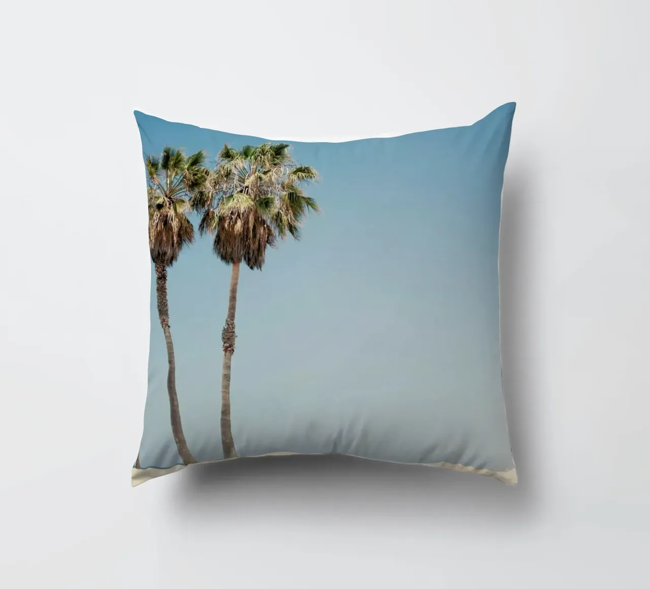 Venice Beach Palms cuscino da Catherine McDonald