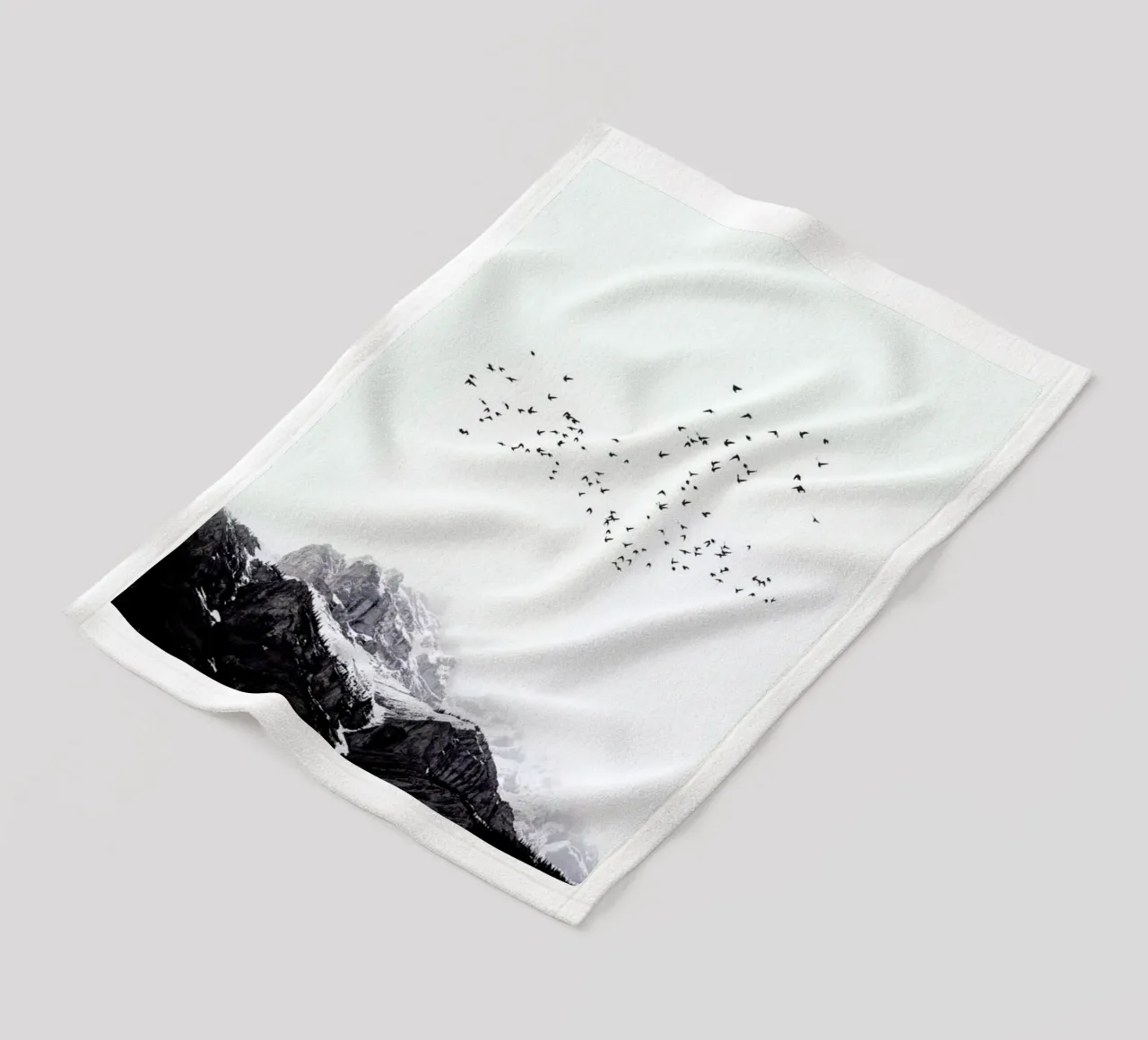 The Mountains coperta in pile da Kubistika