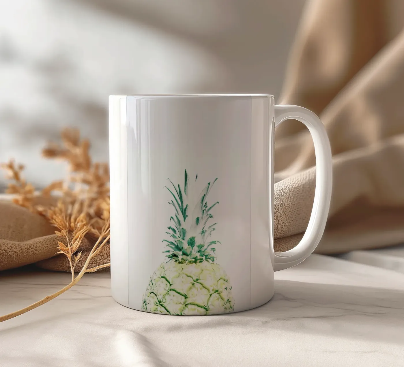 Pineapple Keramik Tasse von Victoria Frost