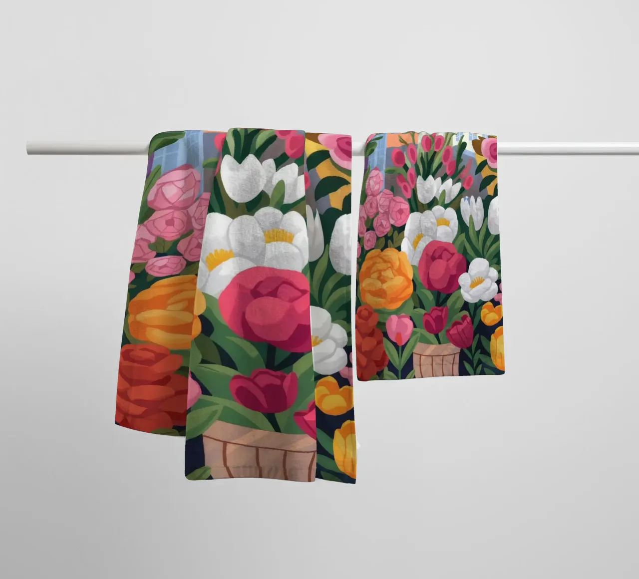 Riverbero di fiori urbani asciugamano da bagno da Prism Palette