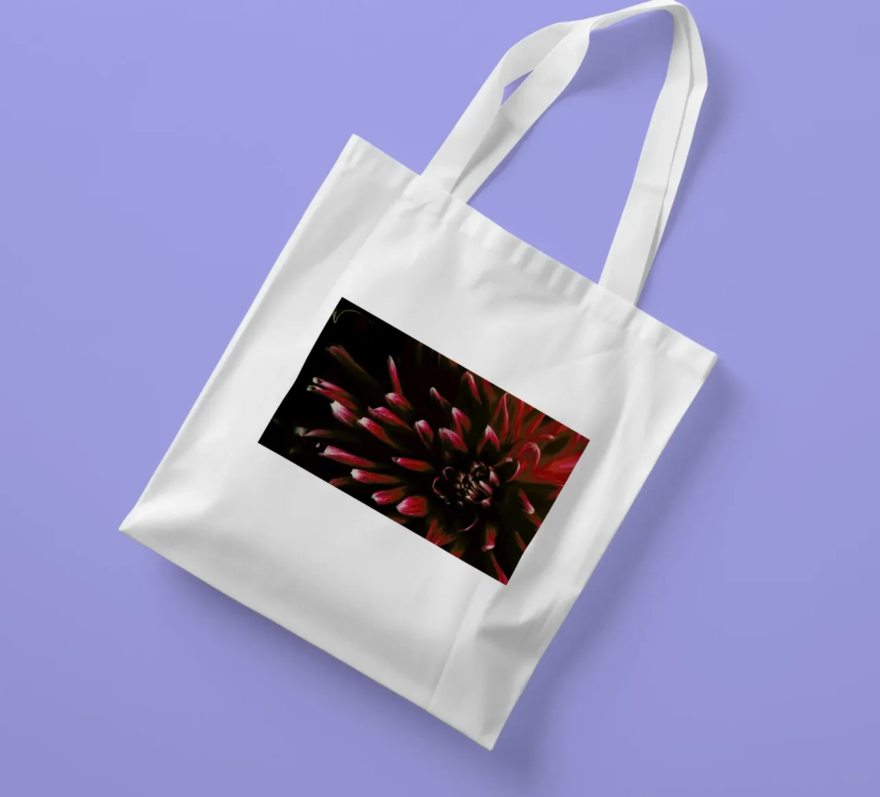 Ruby Red Dahlia borsa in juta da Ingrid Beddoes
