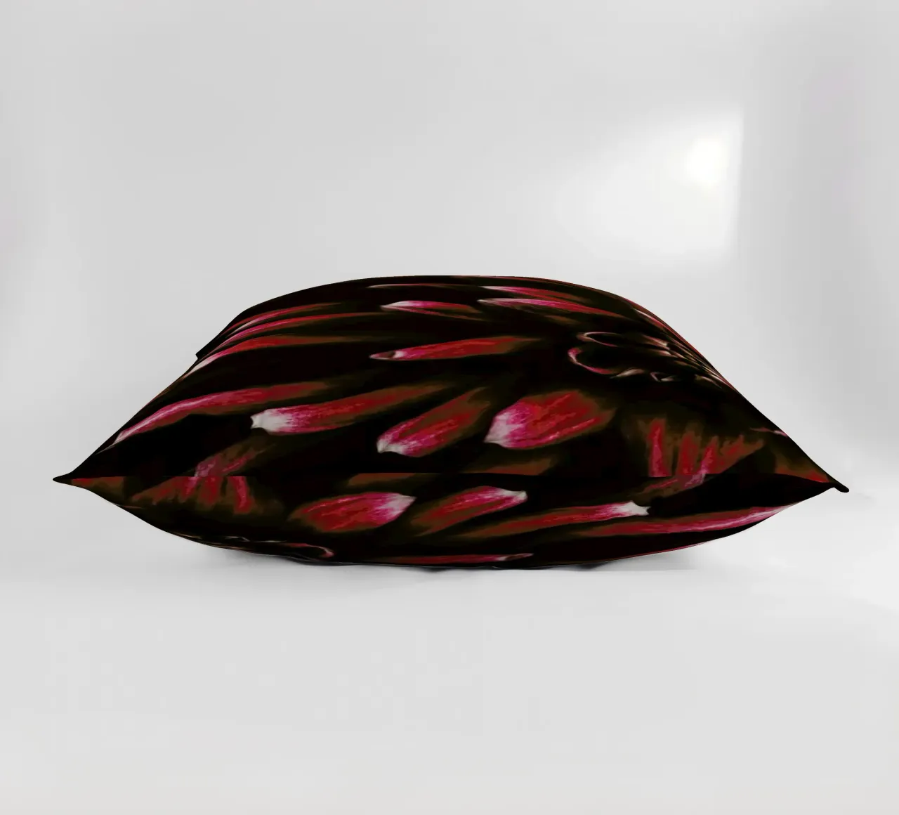 Ruby Red Dahlia cuscino da Ingrid Beddoes