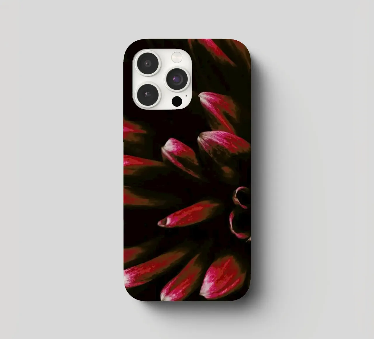 Ruby Red Dahlia cover iphone da Ingrid Beddoes