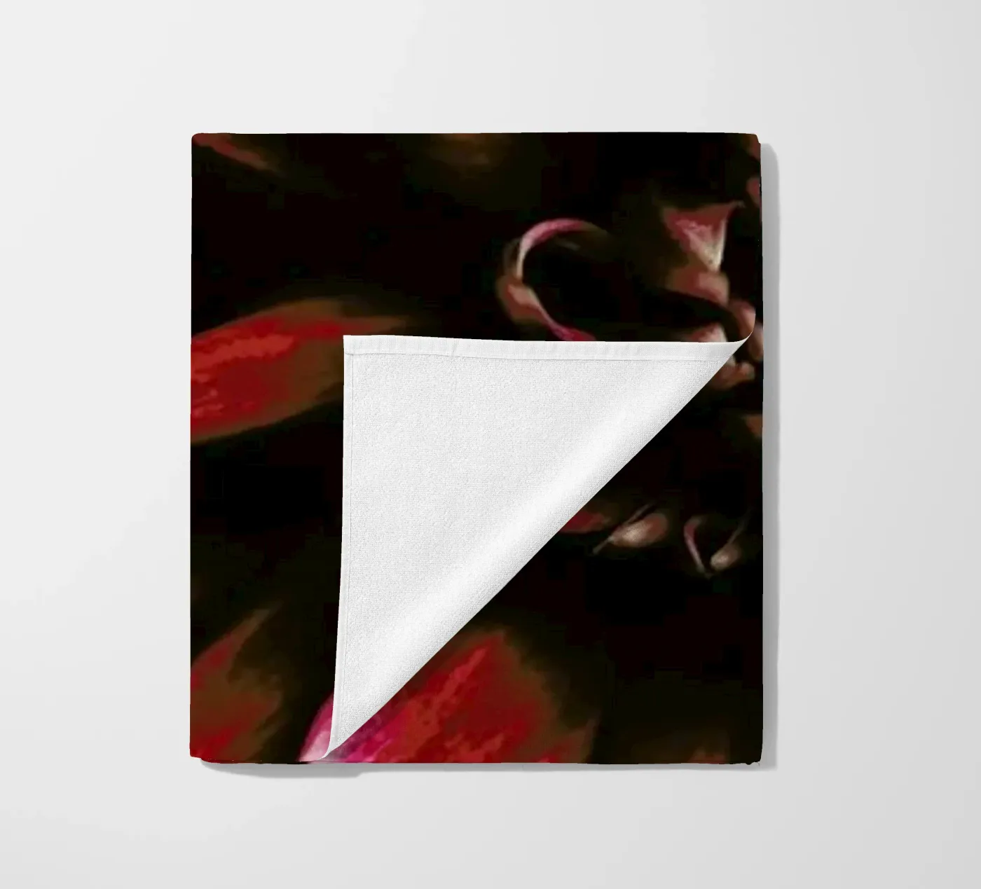 Ruby Red Dahlia telo mare da Ingrid Beddoes