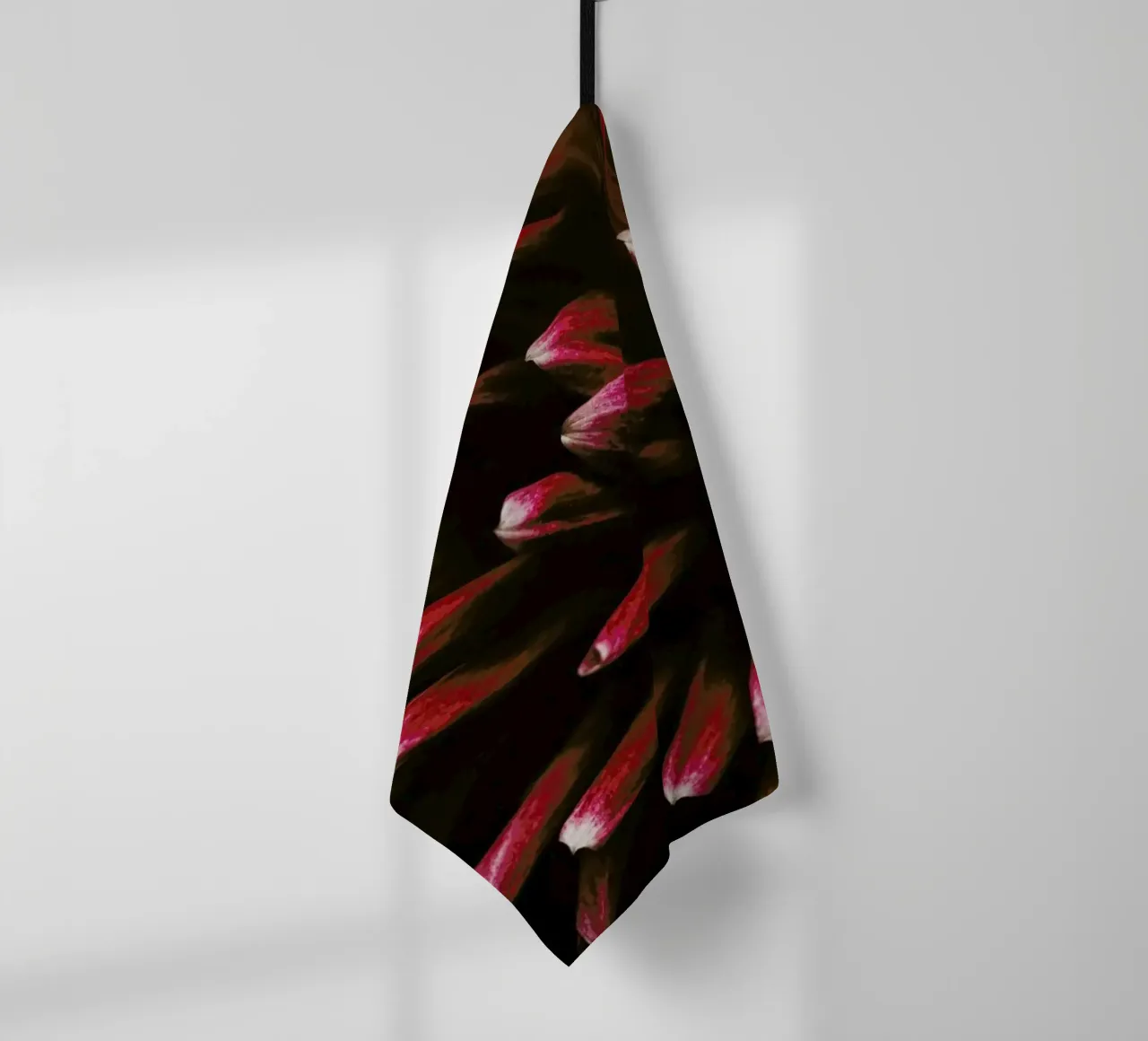 Ruby Red Dahlia torchon de Ingrid Beddoes