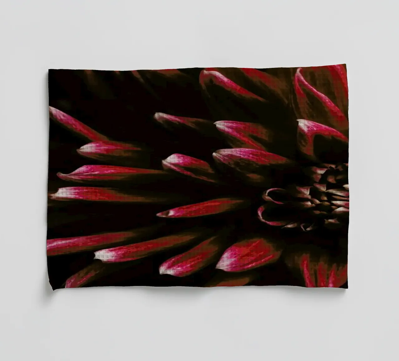 Ruby Red Dahlia torchon de Ingrid Beddoes