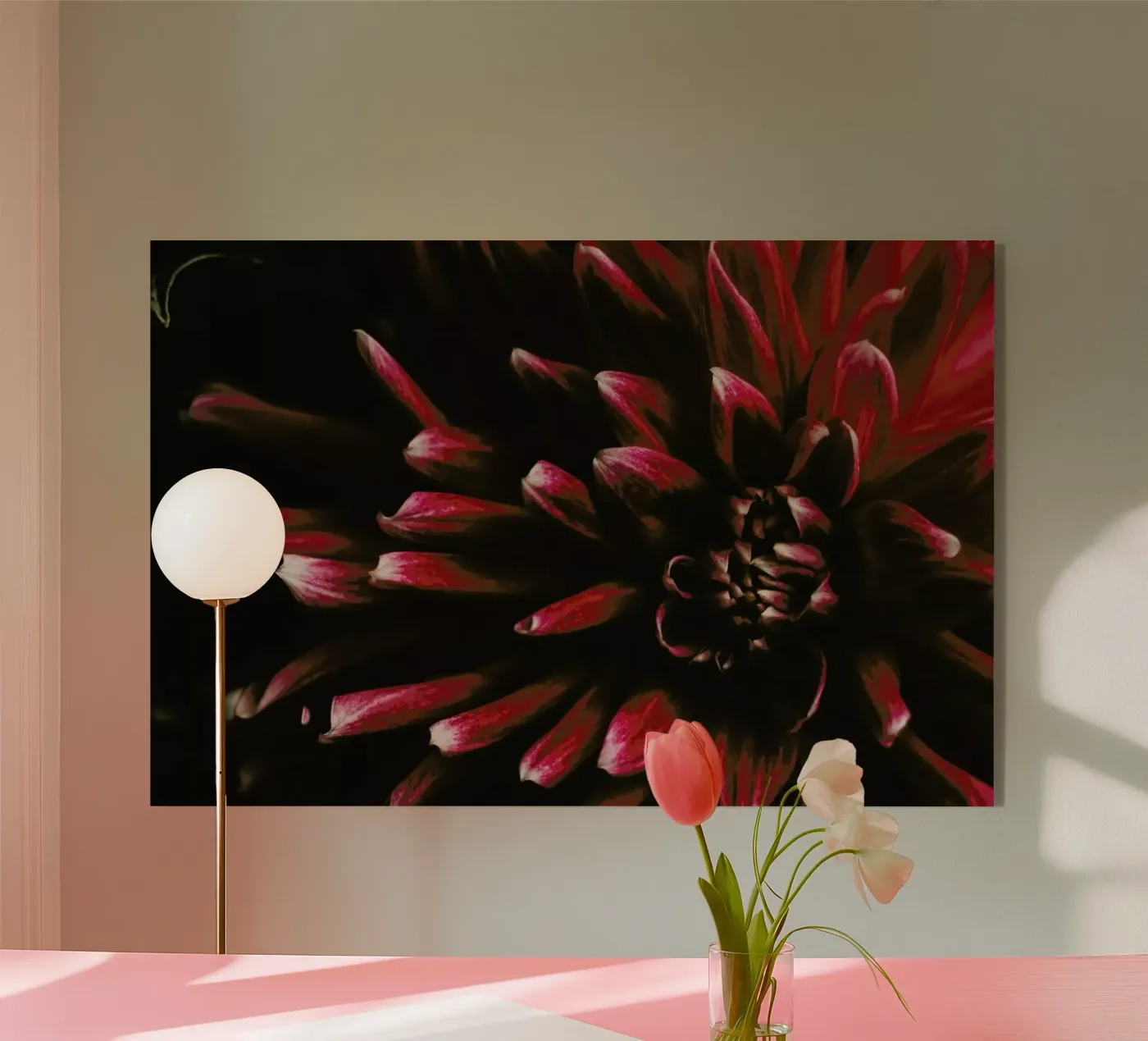 Ruby Red Dahlia plexiglass da Ingrid Beddoes