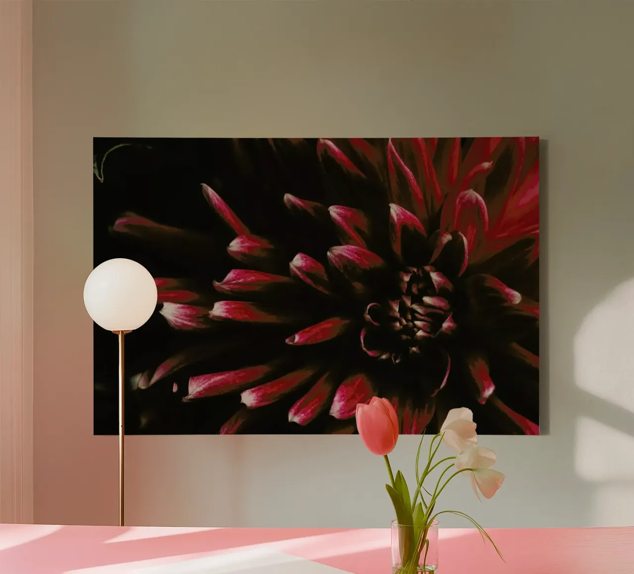 Ruby Red Dahlia tela da Ingrid Beddoes