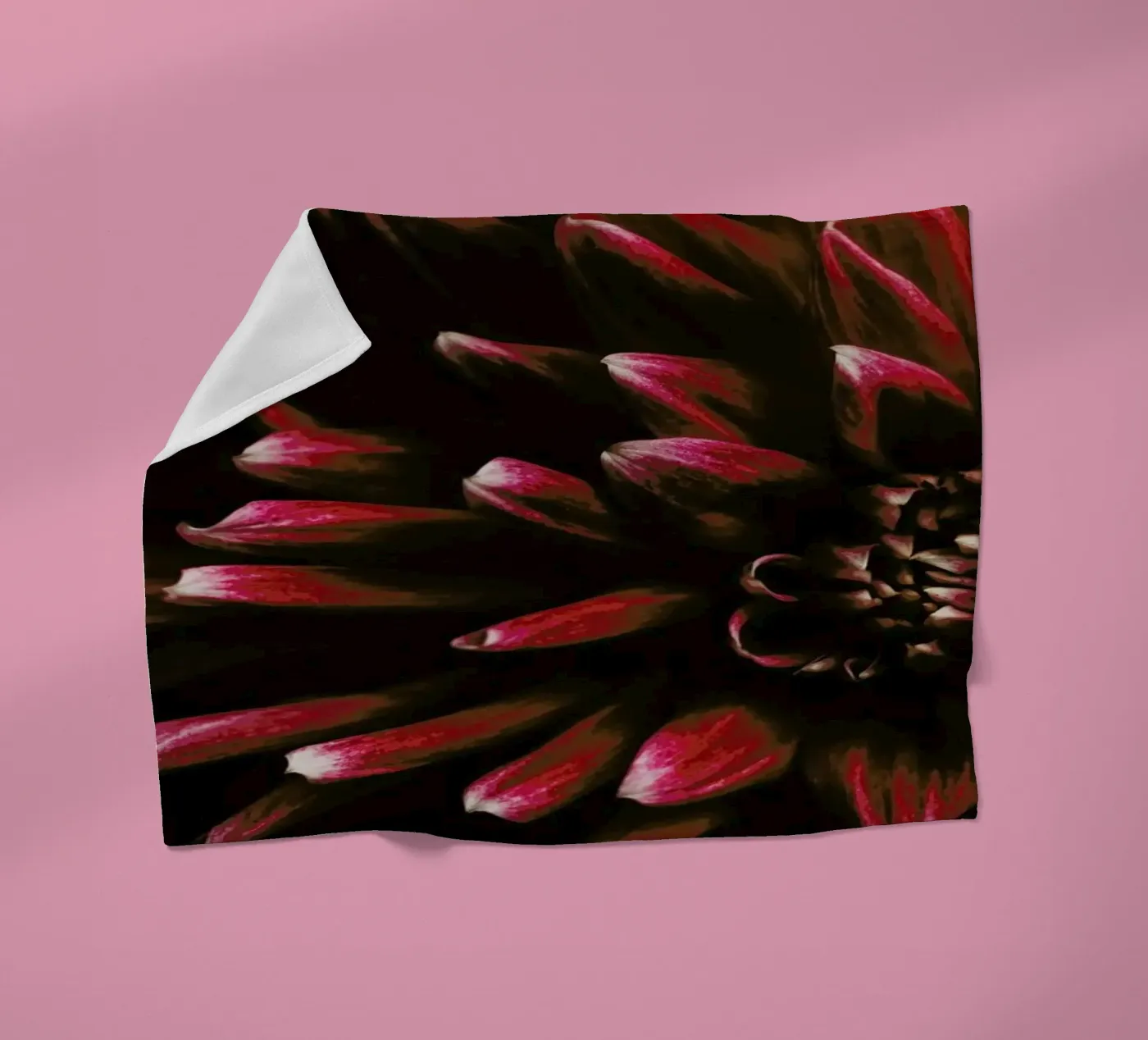 Ruby Red Dahlia Fleecedecke von Ingrid Beddoes