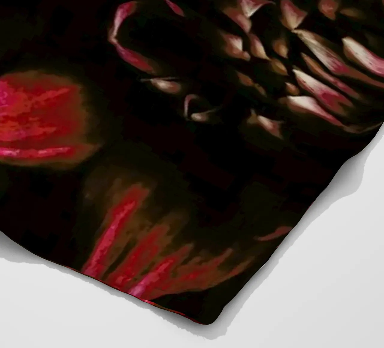 Ruby Red Dahlia coperta in pile da Ingrid Beddoes