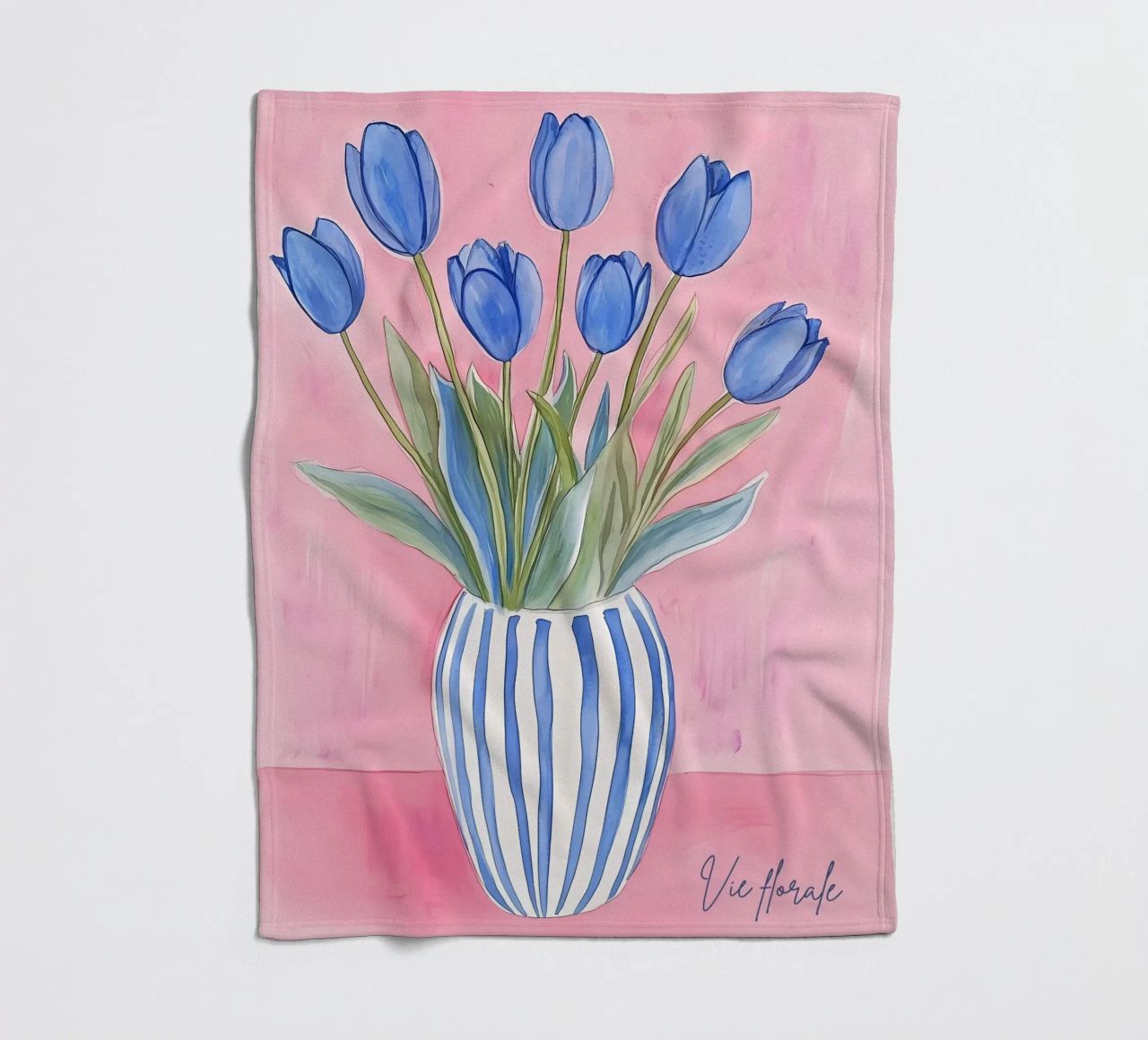 Tulipani in vaso coperta in pile da Olga Wildrose