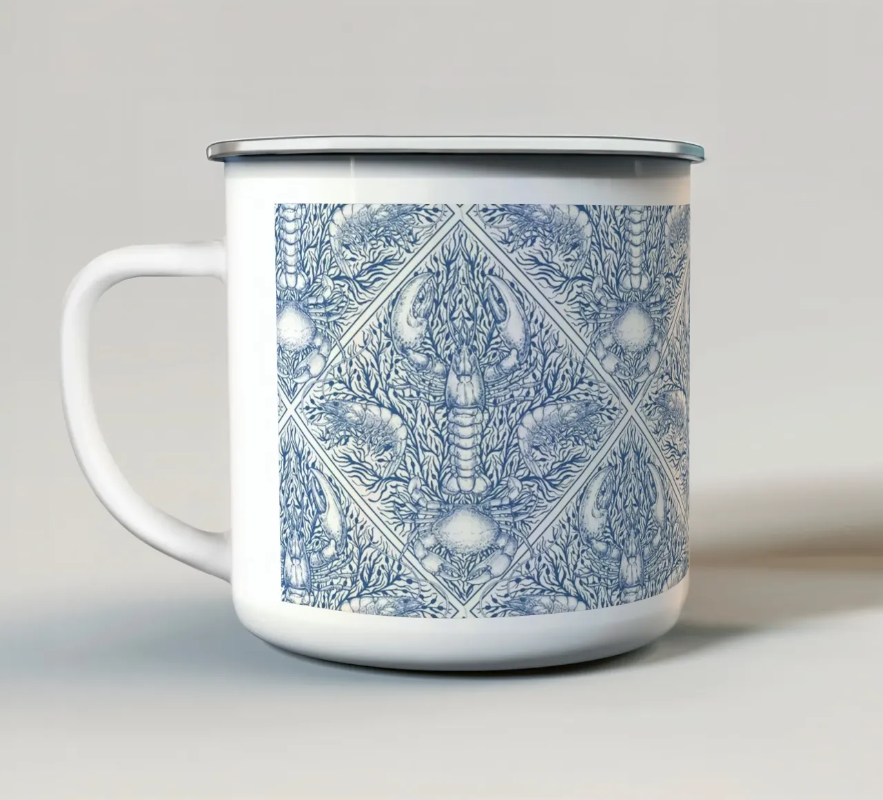 Crostaceo in blu e avorio tazza in smalto da Painted Nature