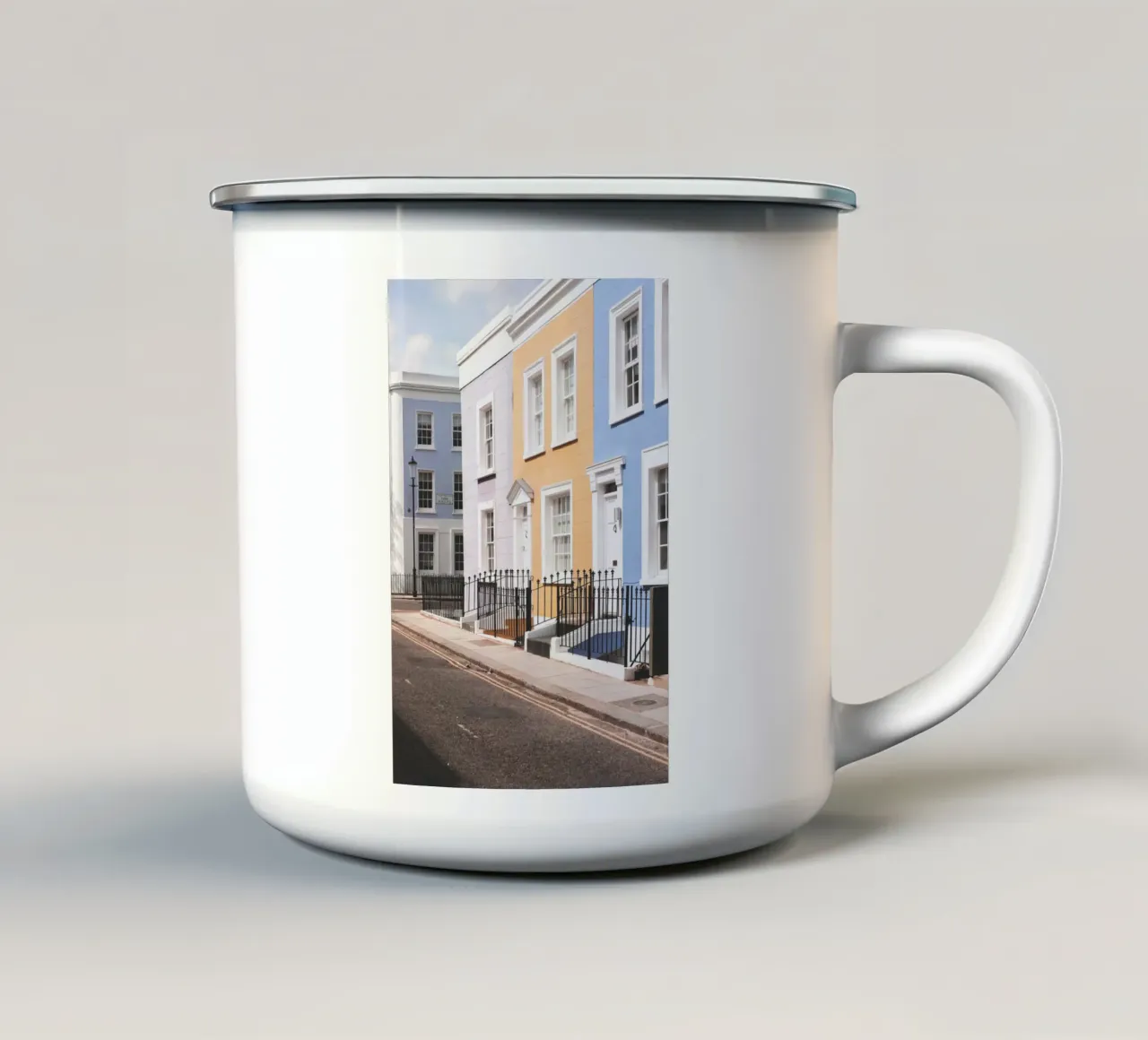 Londra, Inghilterra I Street a Notting Hill e case colorate tazza in smalto da Julie Travel Photography
