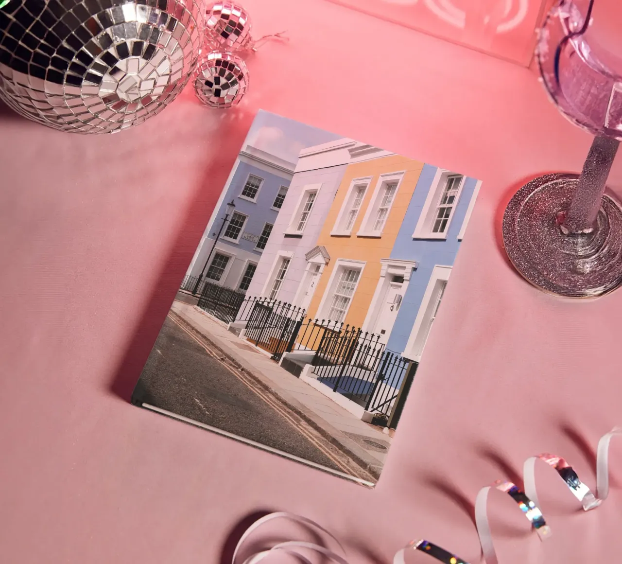 Londra, Inghilterra I Street a Notting Hill e case colorate diario da Julie Travel Photography