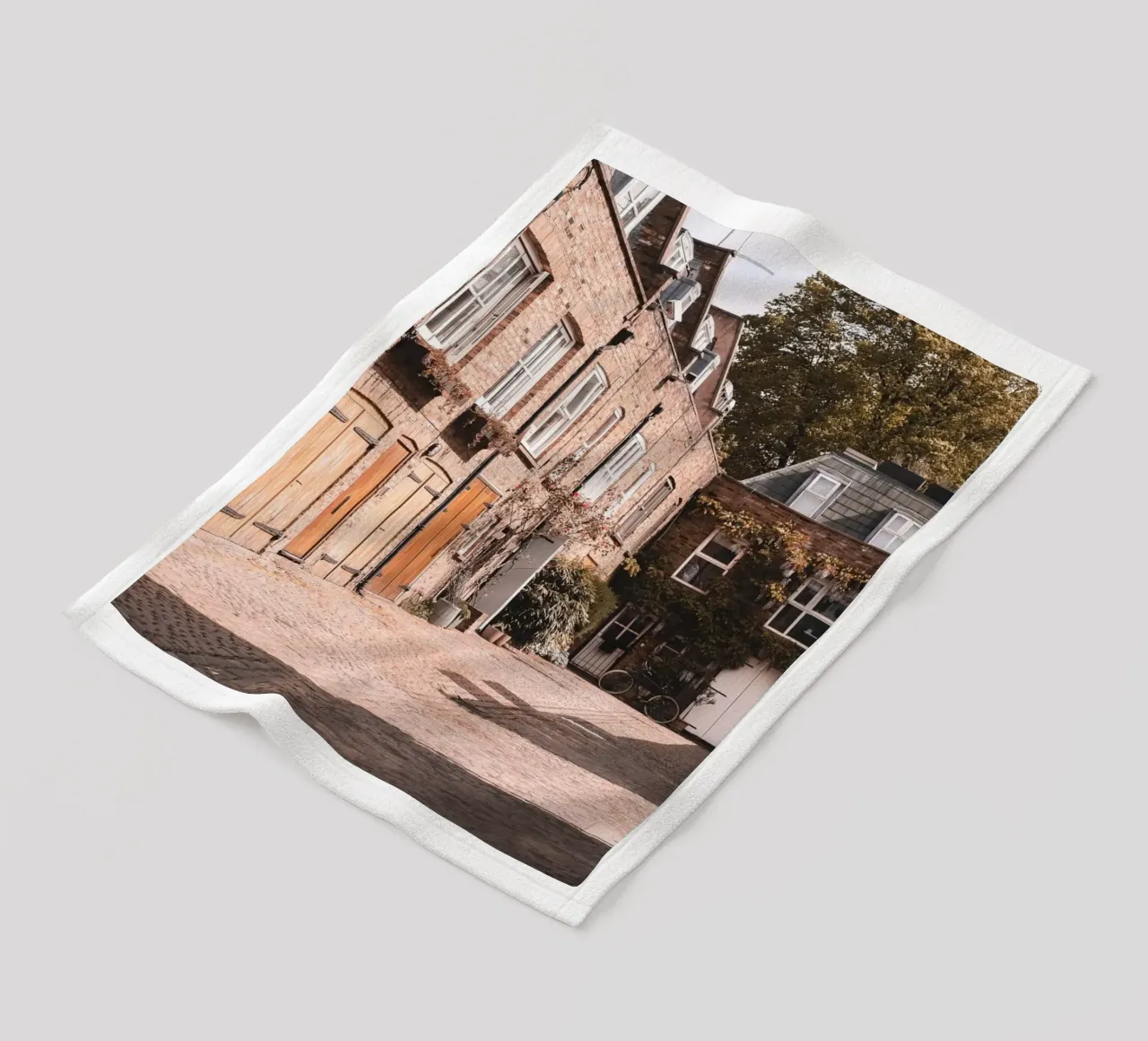 Londra, Inghilterra I Strada lastricata di mattoni a Notting Hill coperta in pile da Julie Travel Photography