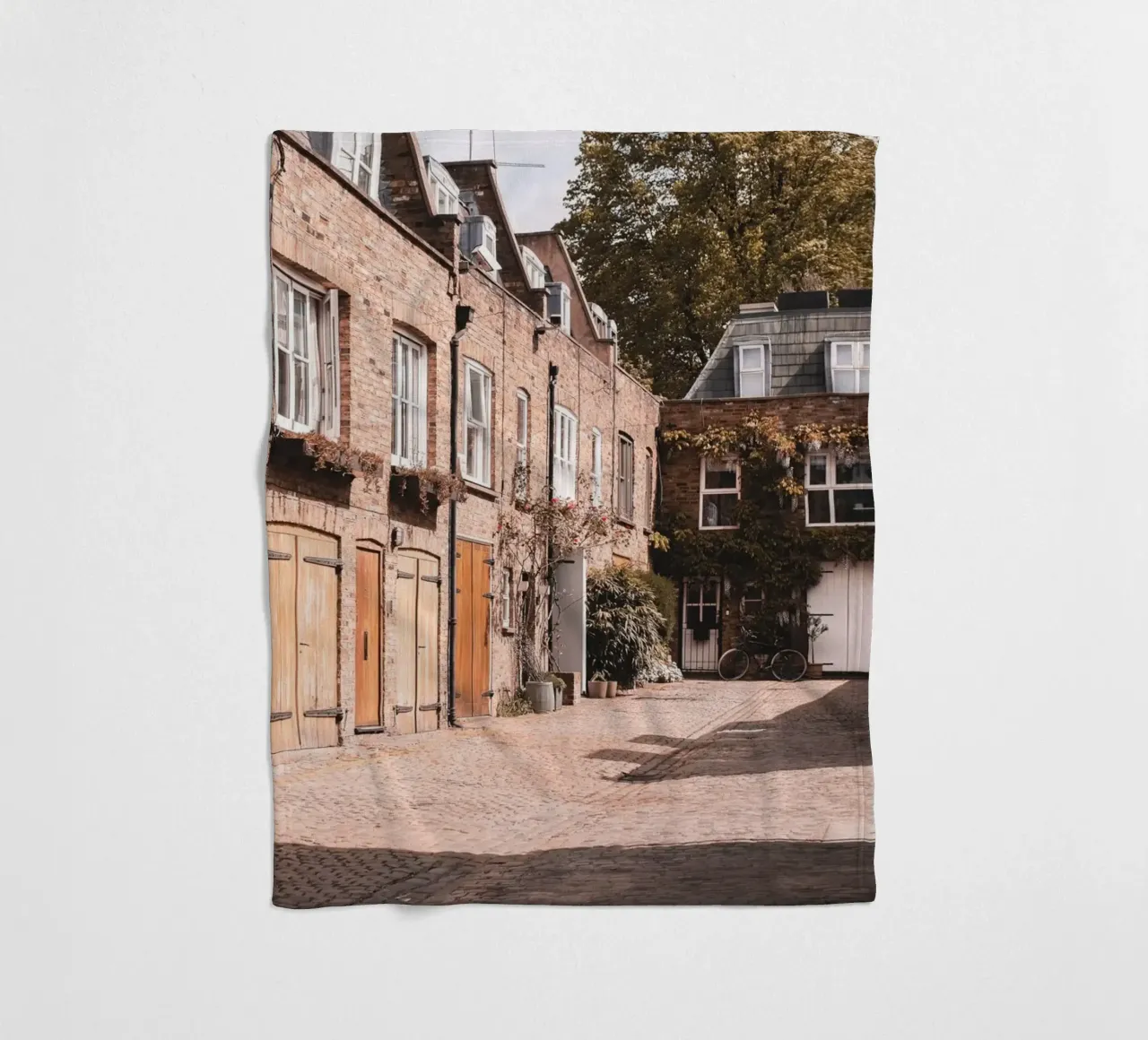 Londra, Inghilterra I Strada lastricata di mattoni a Notting Hill coperta in pile da Julie Travel Photography