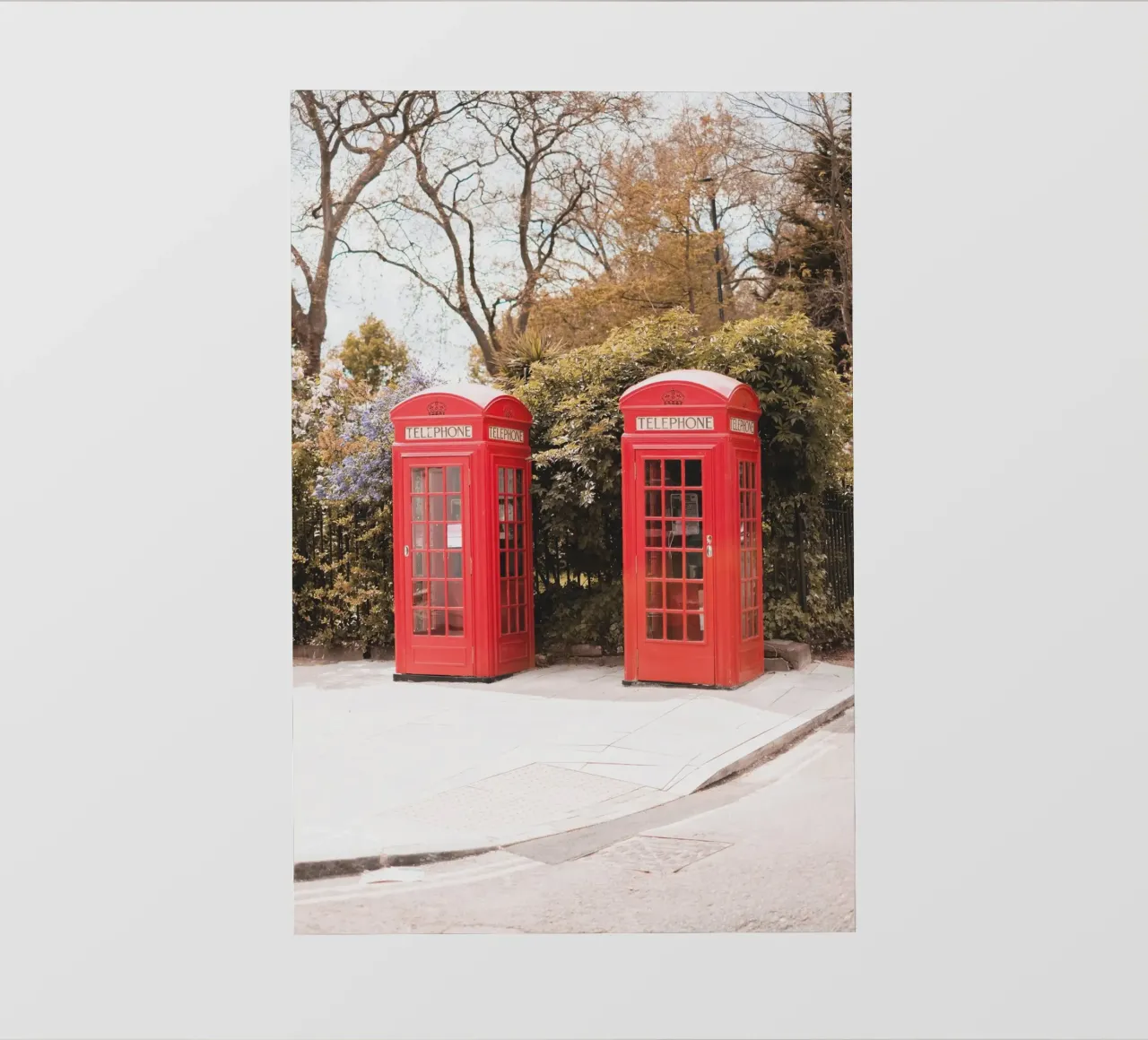 Londra, Inghilterra I Cabine telefoniche rosse inglesi telo in pvc da Julie Travel Photography
