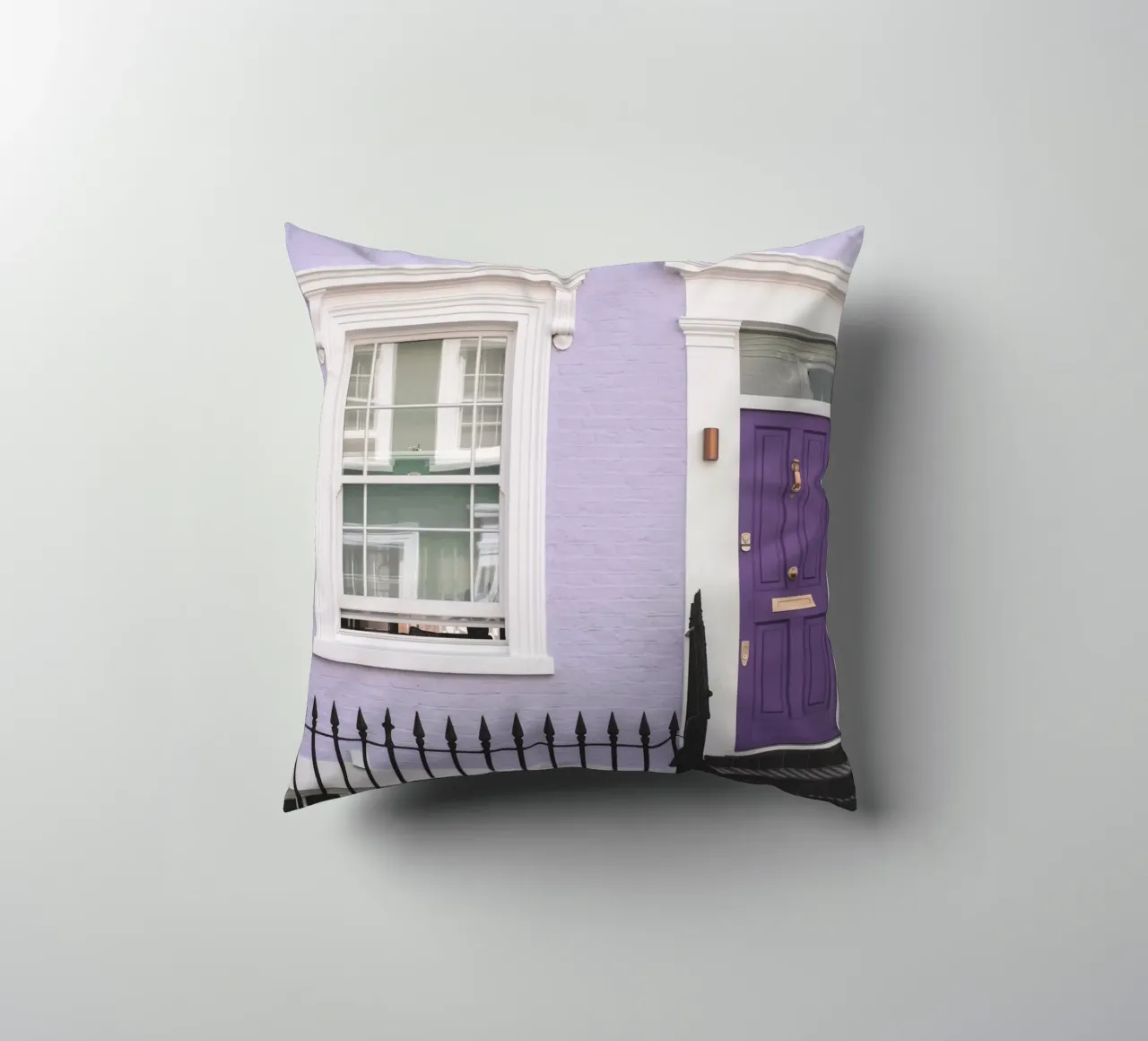 Londra, Inghilterra I Facciata di Notting Hill in viola cuscino da Julie Travel Photography