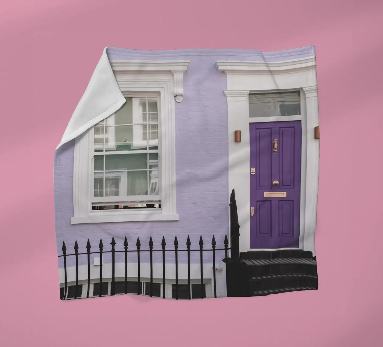 Londra, Inghilterra I Facciata di Notting Hill in viola coperta in pile da Julie Travel Photography