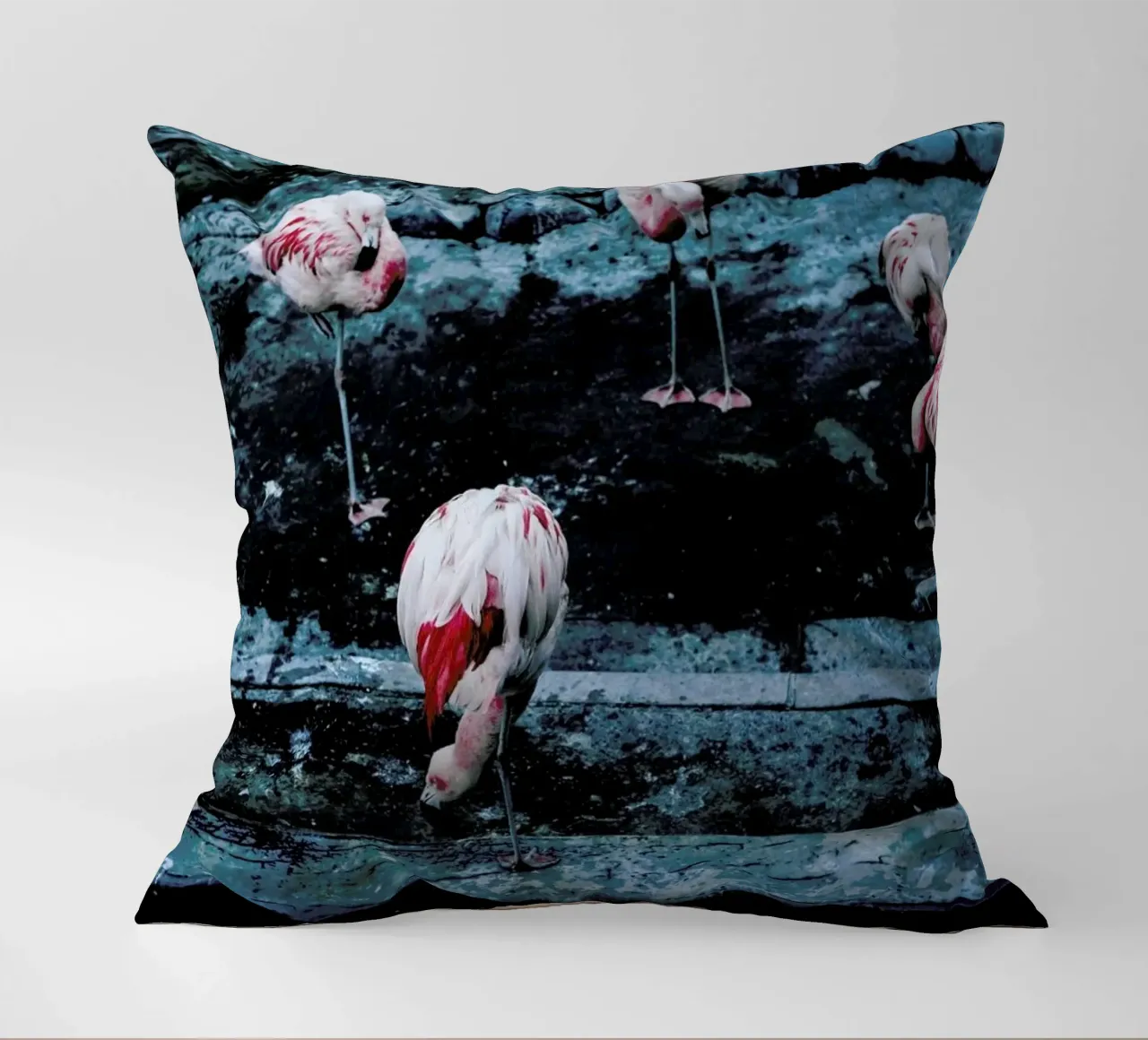 Flamingos by @esspeshal cuscino da EyeEm Mobile GmbH