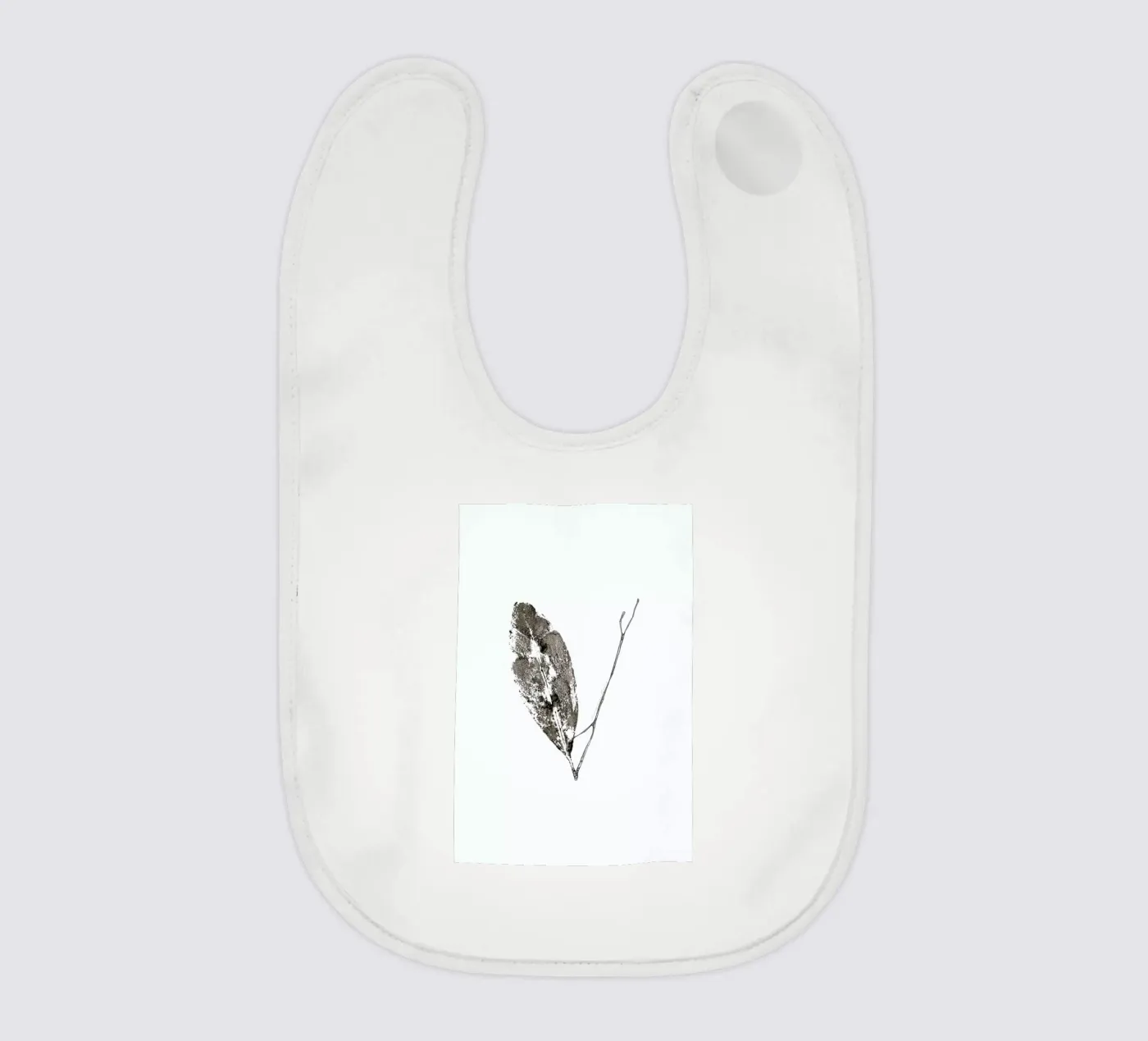 V baby bib by Marina Guiu