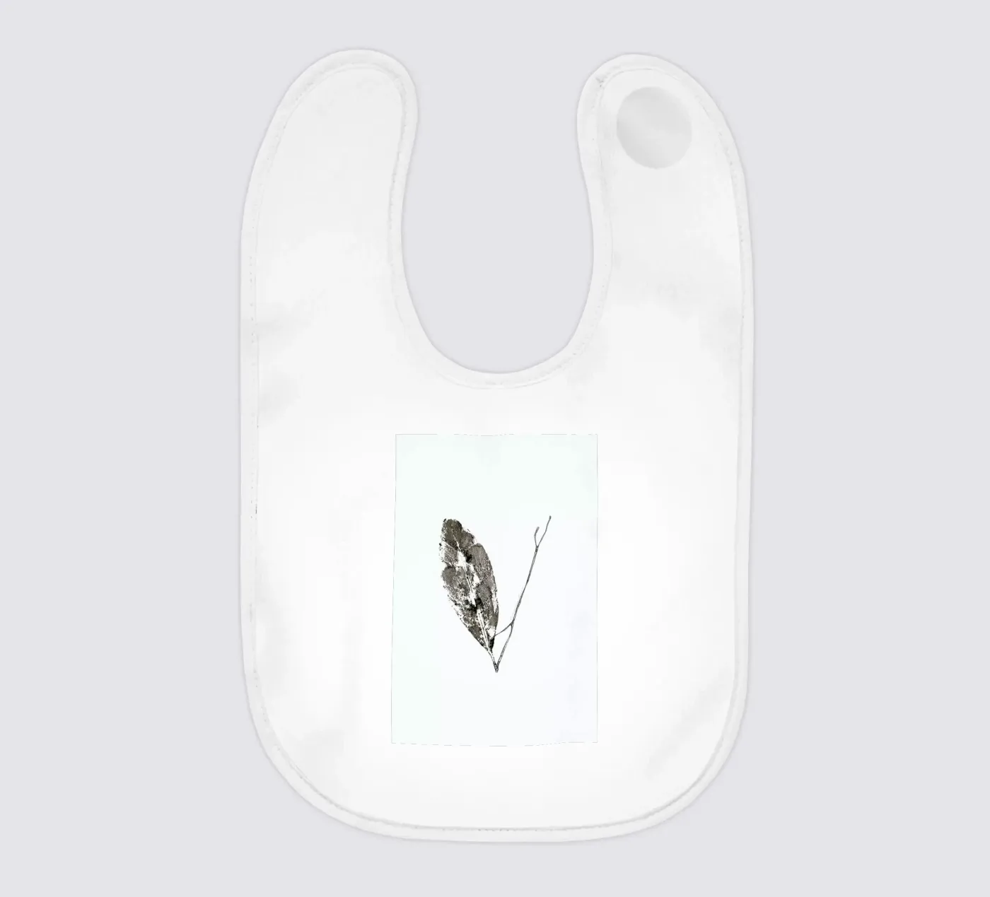 V baby bib by Marina Guiu