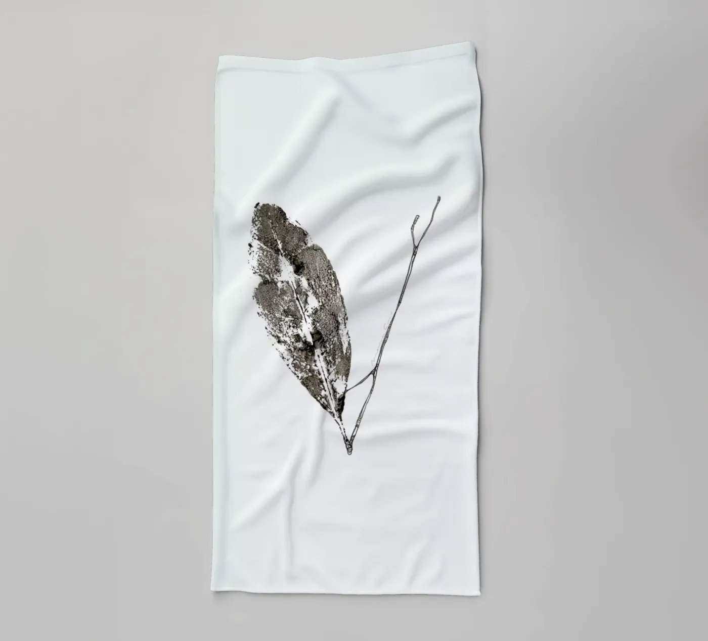 V badhanddoek van Marina Guiu