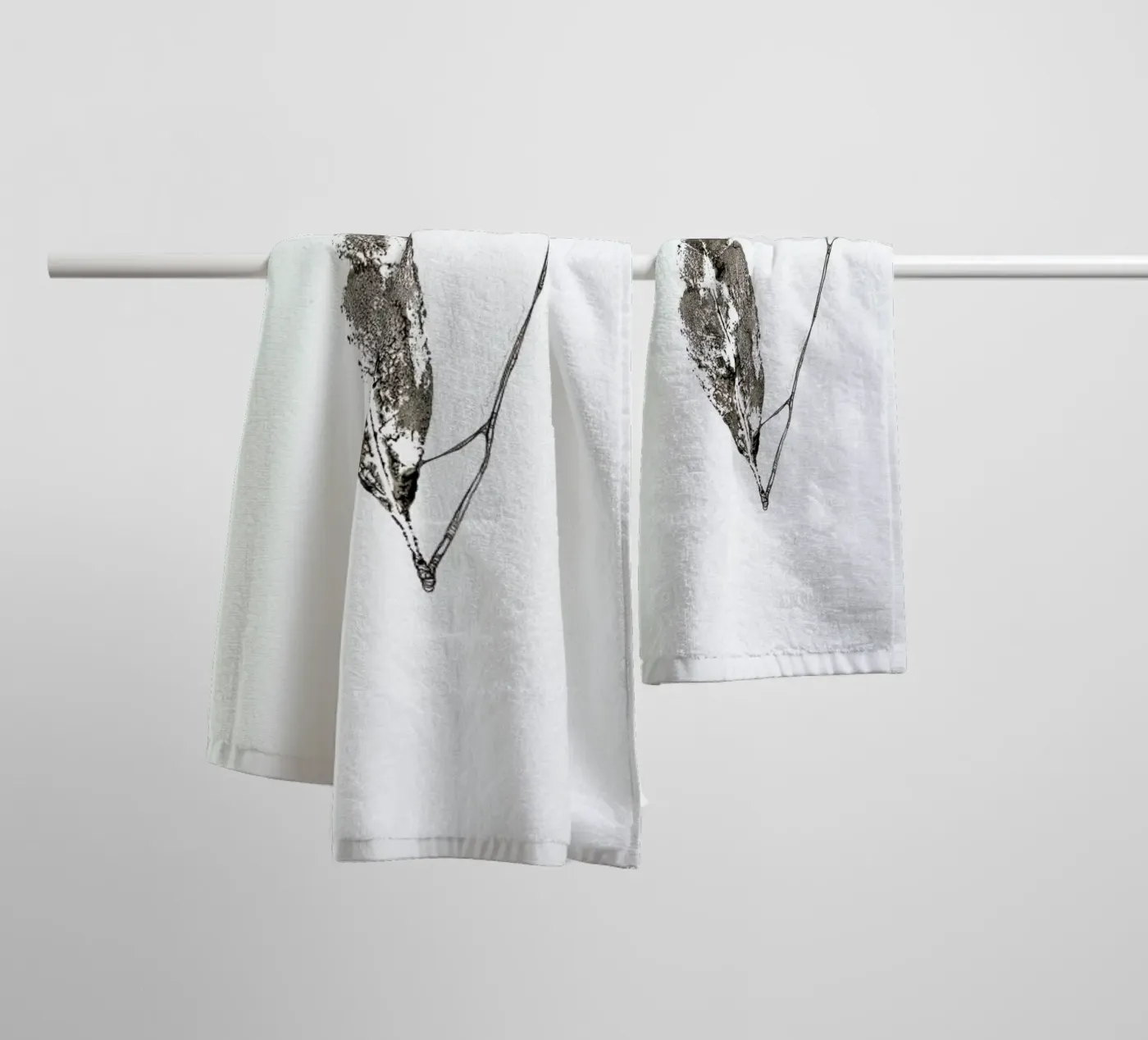 V towel by Marina Guiu