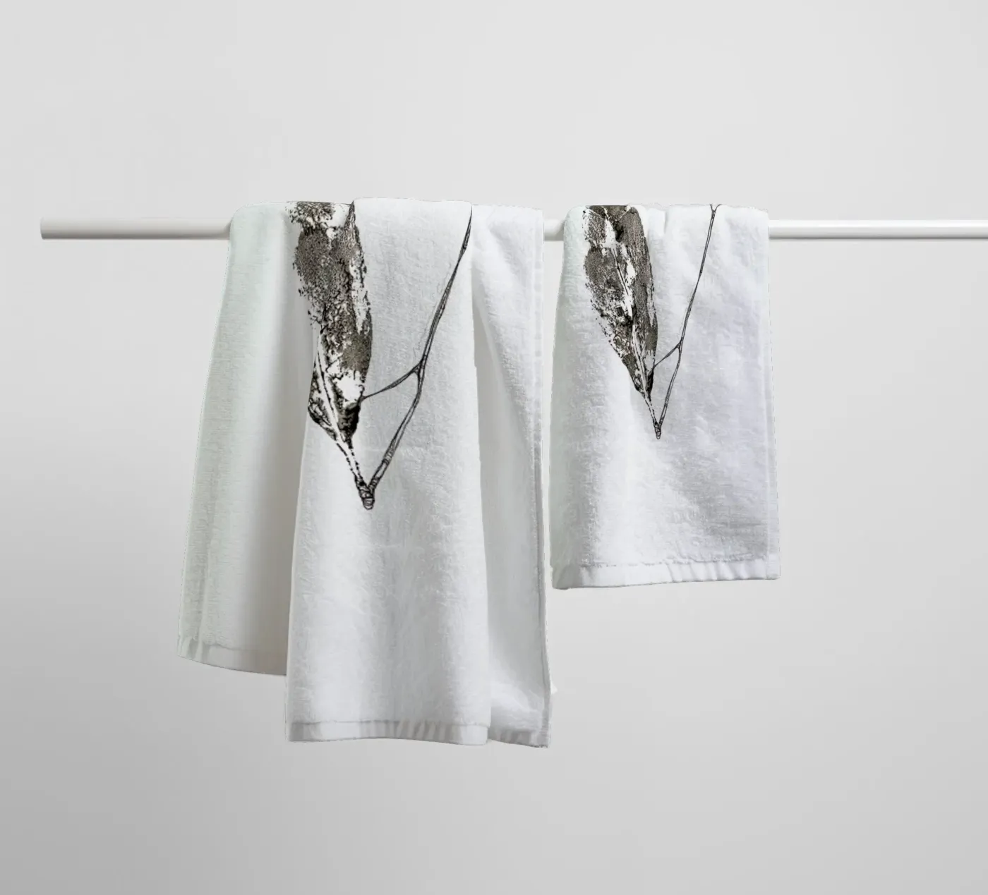 V badhanddoek van Marina Guiu