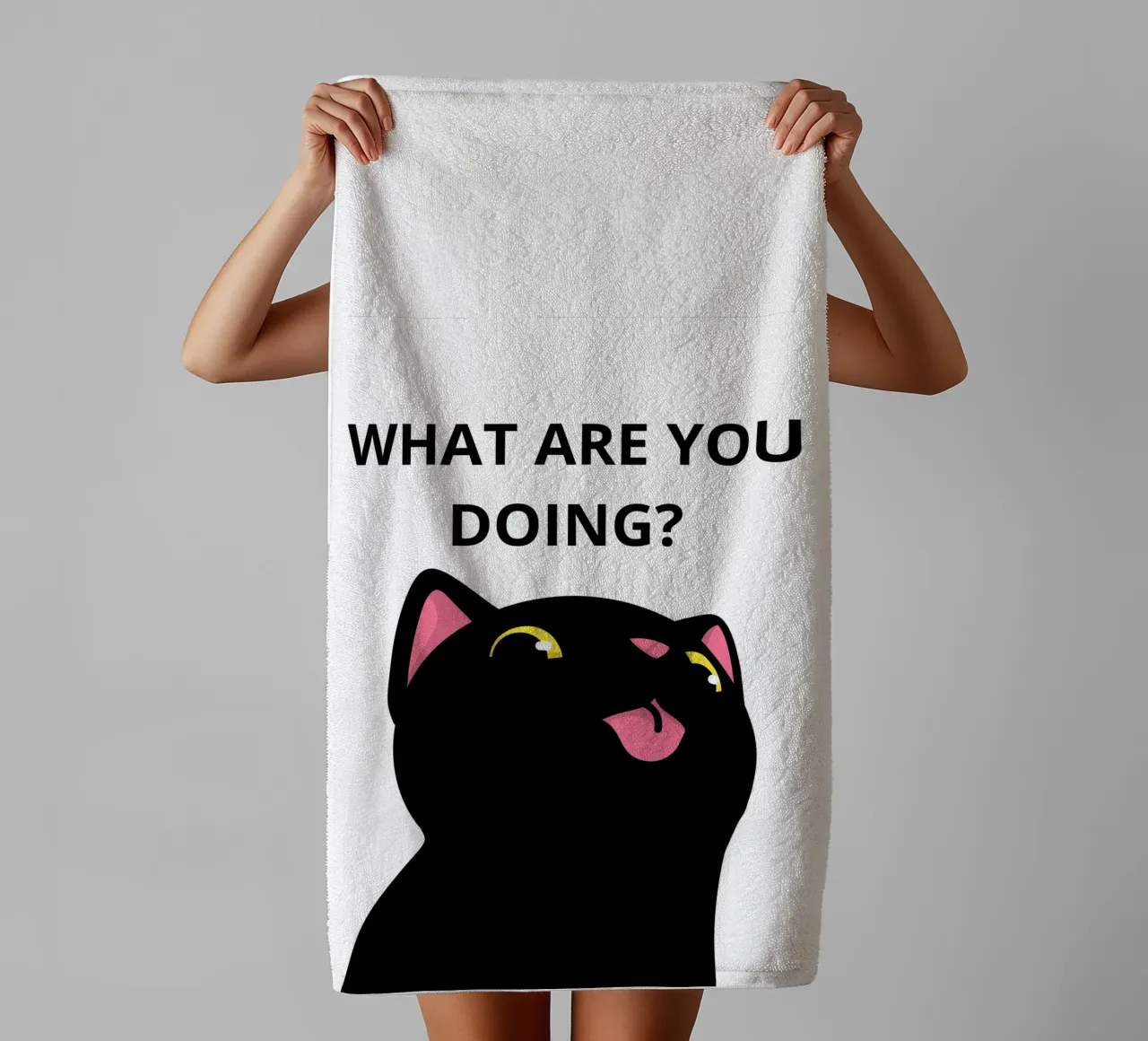 WHAT ARE YOU DOING? asciugamano da bagno da LisaArtes