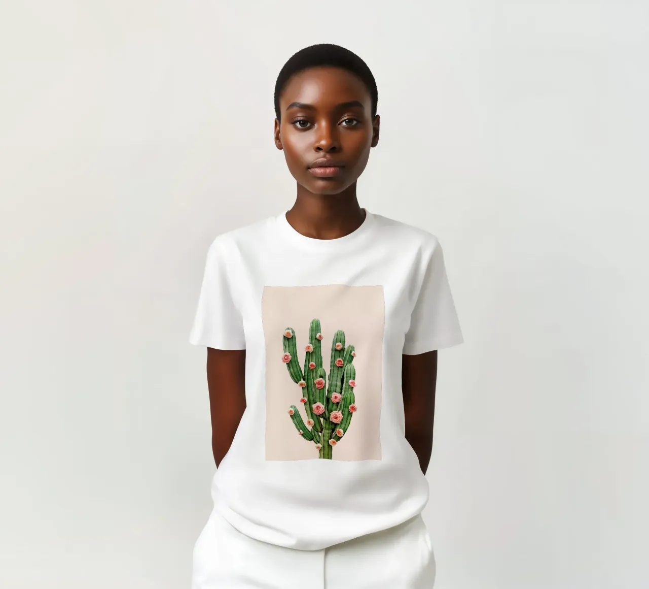 Cactus Roses t-shirt da Paul Fuentes Design