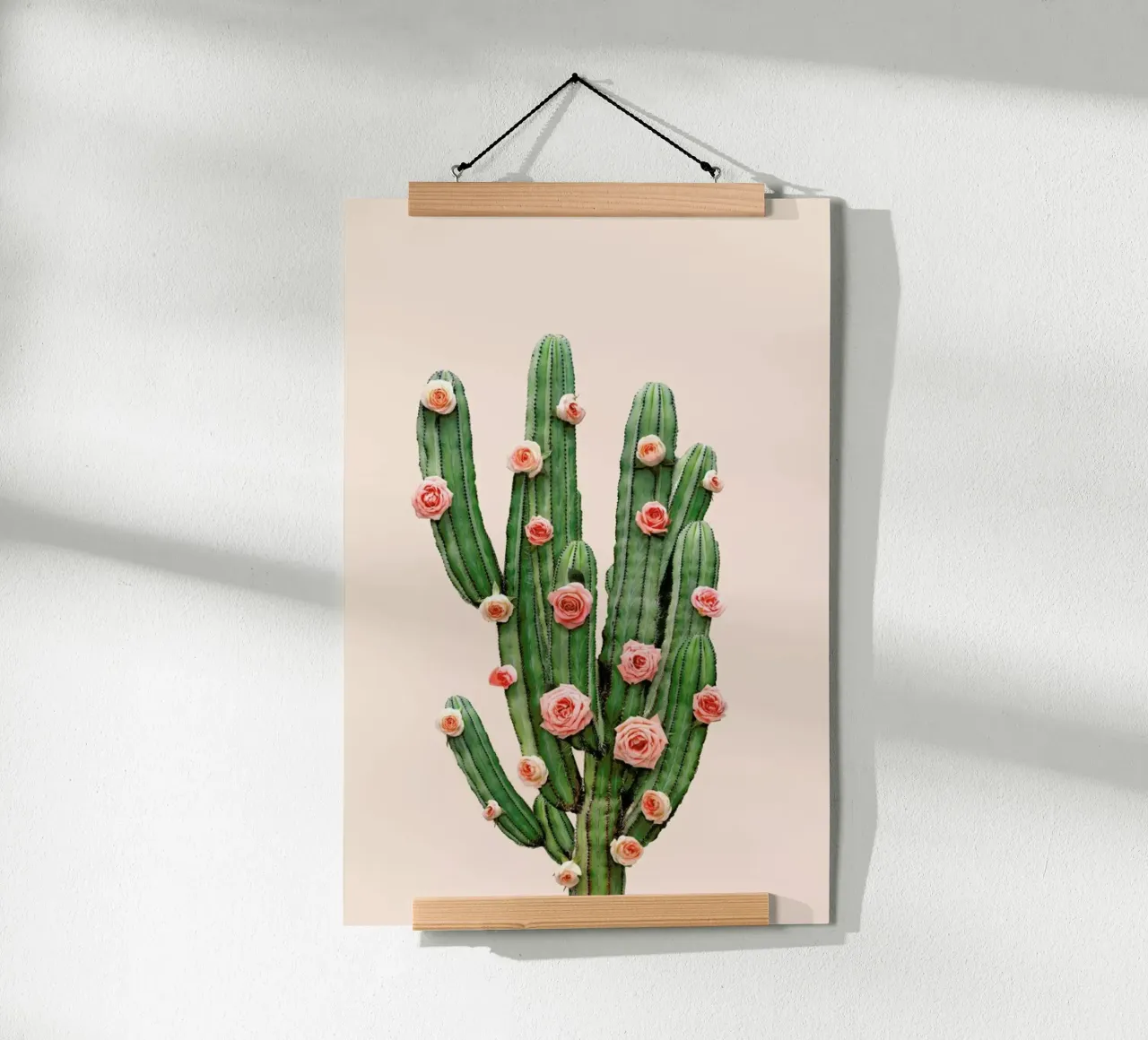 Cactus Roses poster con telaio in legno da Paul Fuentes Design
