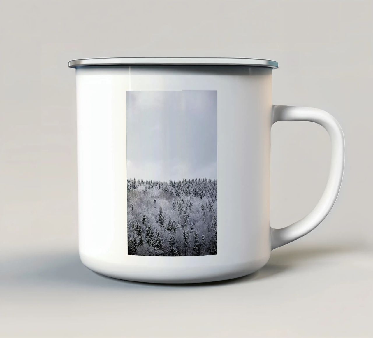 White Winter Forest tazza in smalto da Studio Nahili