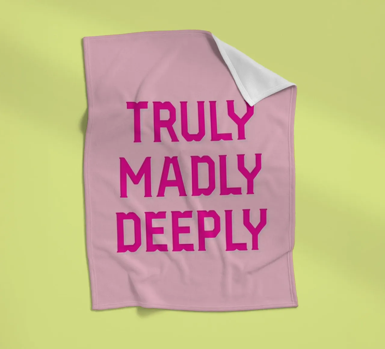 Truly Madly coperta in pile da Honeymoon Hotel