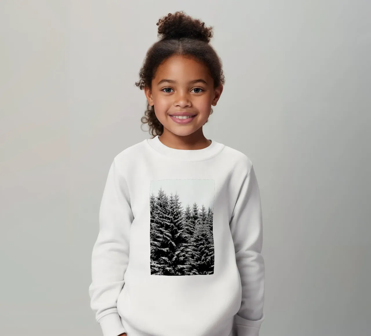Snowy Christmas Trees felpa bambino da Studio Nahili