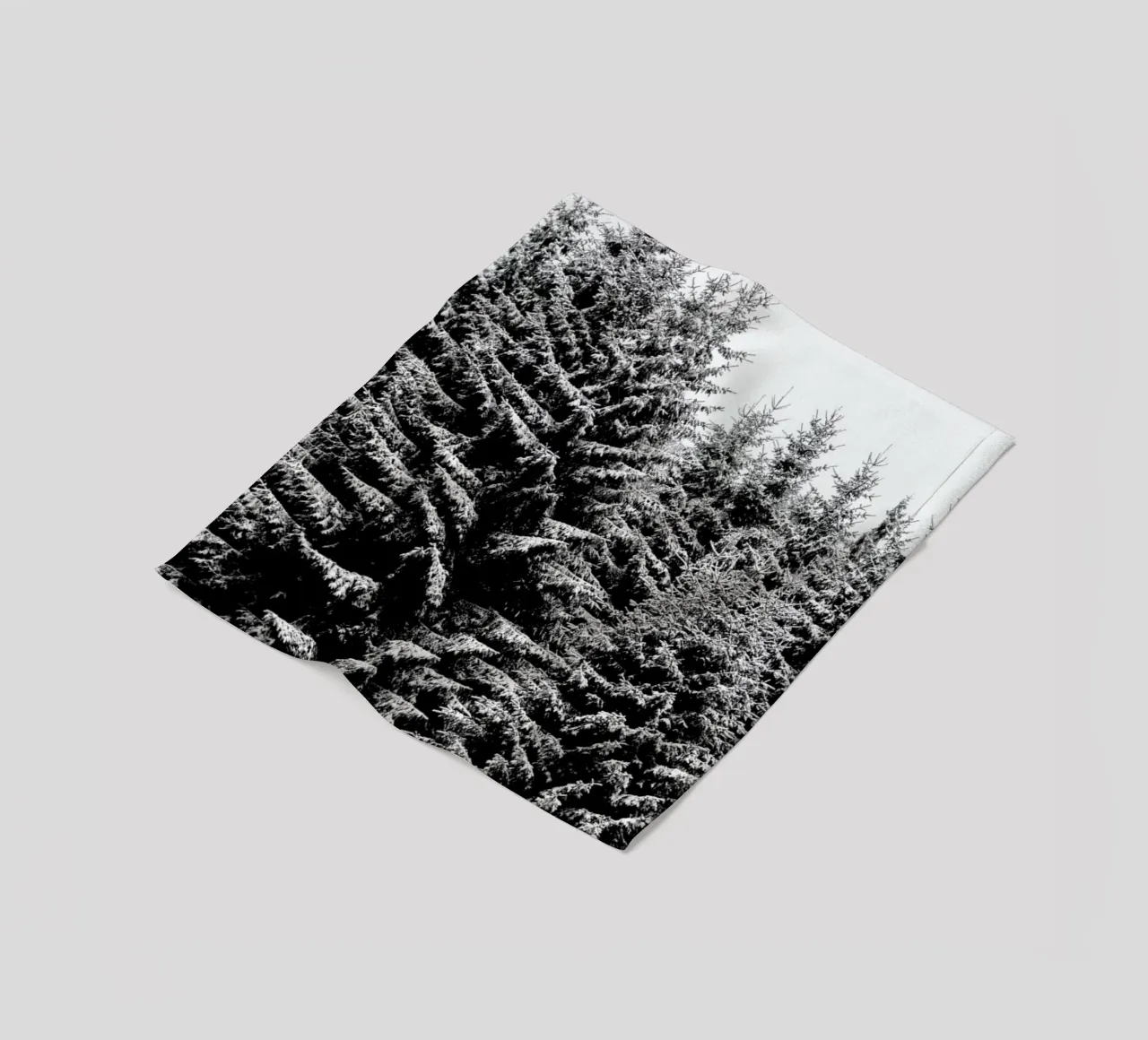 Snowy Christmas Trees coperta in pile da Studio Nahili