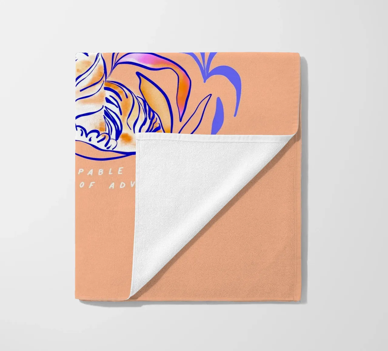 Dappere tijger in tropisch paradijs ja strandhanddoek van Dominique Vari