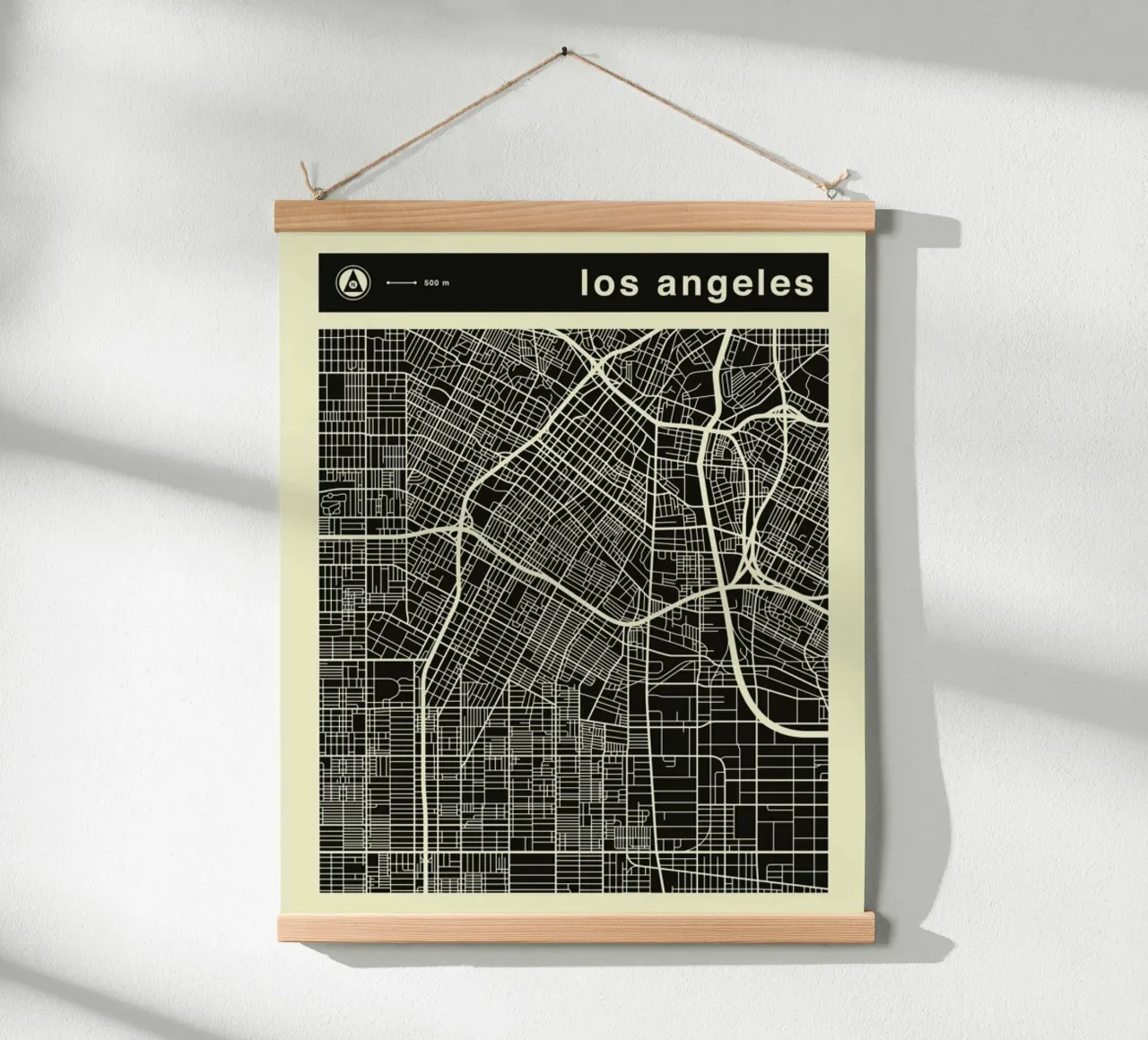 Los Angeles Map poster con telaio in plastica da Jazzberry Blue