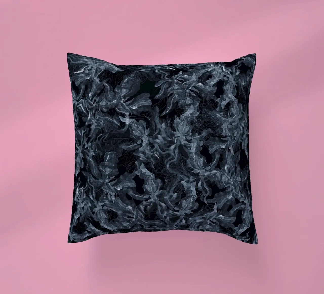 reverse grunge flora cuscino da Giulio Iurissevich