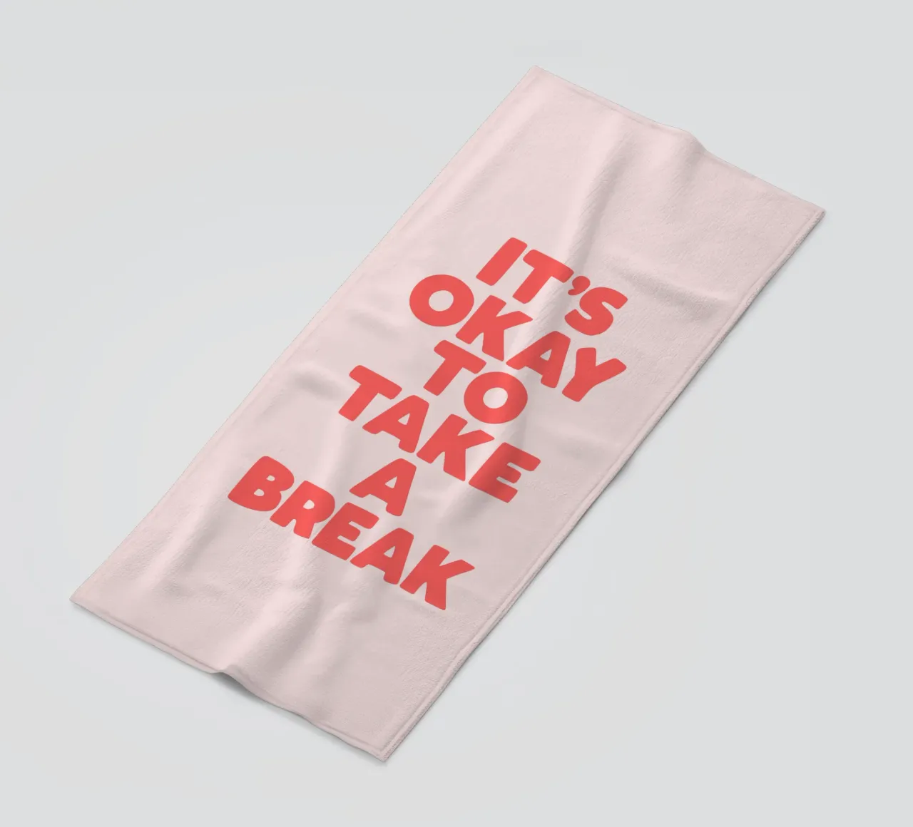 Va bene prendersi una pausa, design tipografico stravagante telo mare da THE MOTIVATED TYPE
