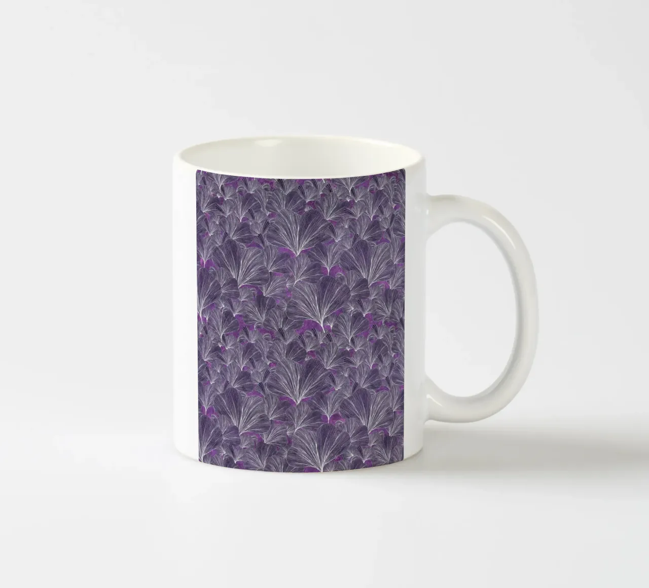 ventaglio viola tazza in ceramica da Giulio Iurissevich