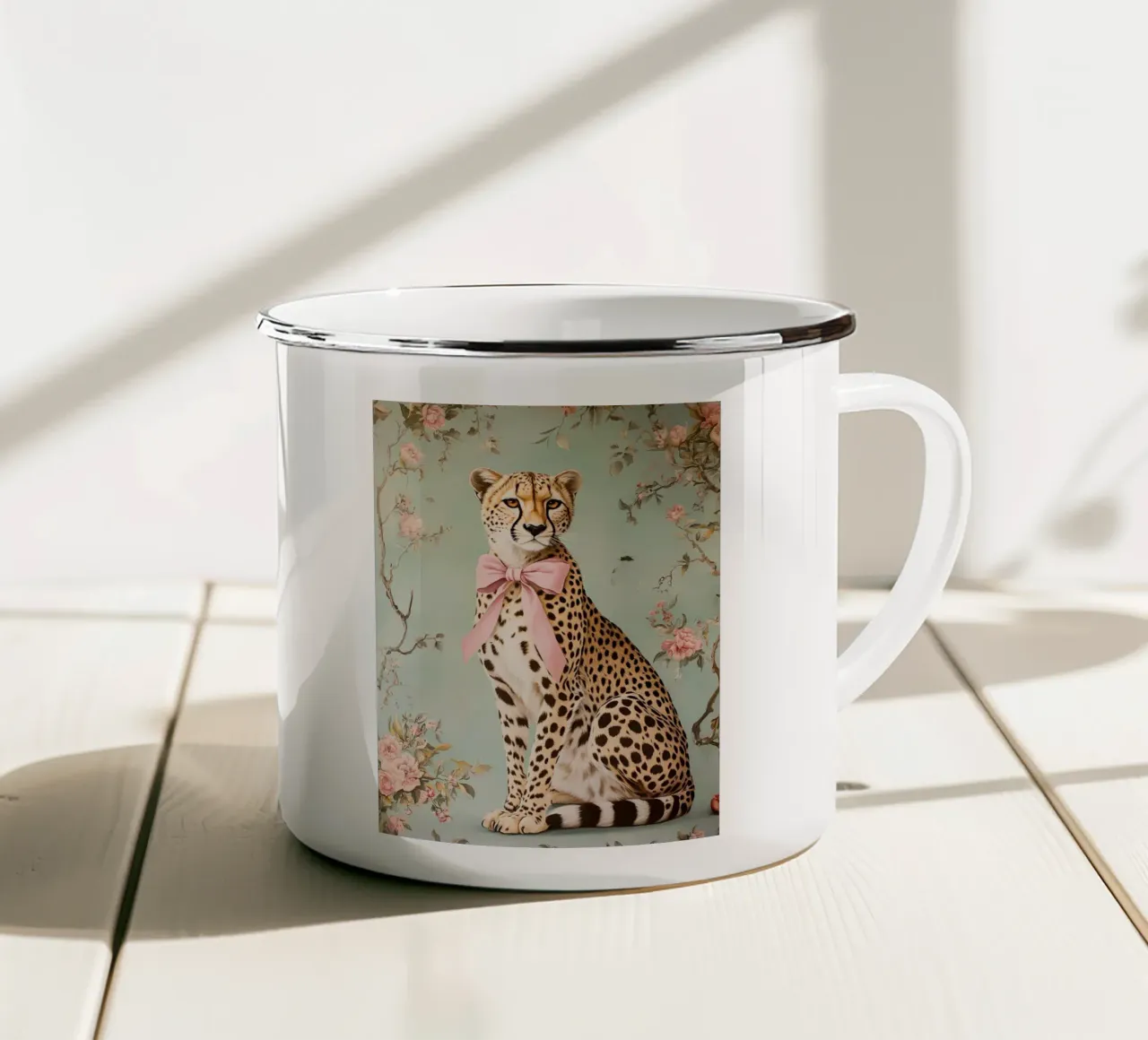 Ghepardo con fiocco rosa tazza in smalto da IamHomeStudio