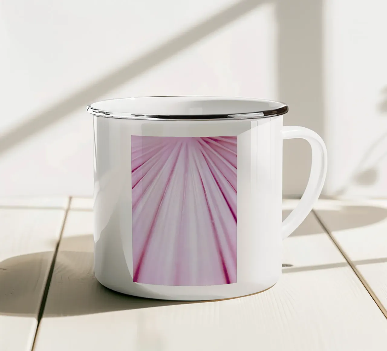 Pink Palm tazza in smalto da Victoria Frost
